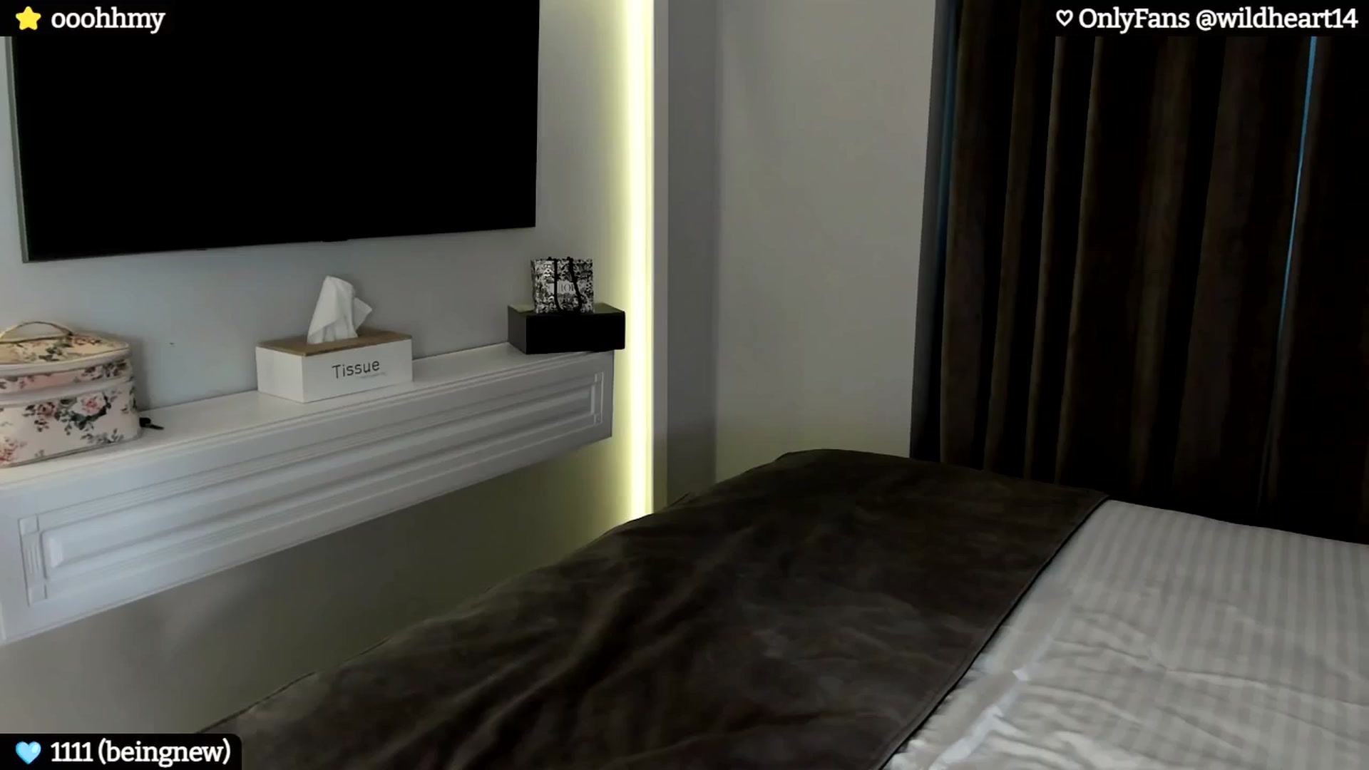 Gallery image thumbnail from Yveline's myfreecams stream on, 06/12/2024, 18:44 image 2 of 20