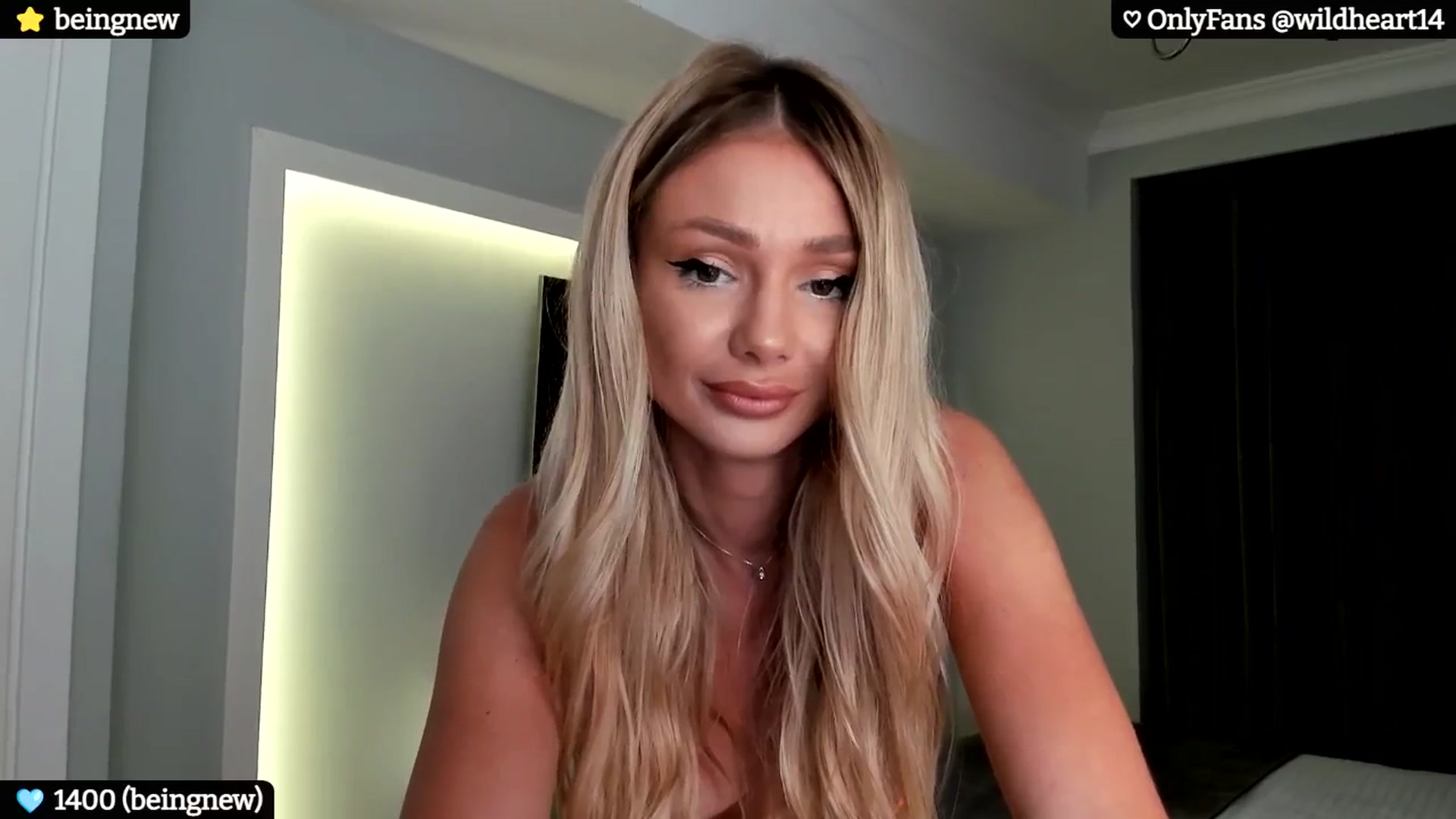 Gallery image thumbnail from Yveline's myfreecams stream on, 06/12/2024, 19:01 image 16 of 20