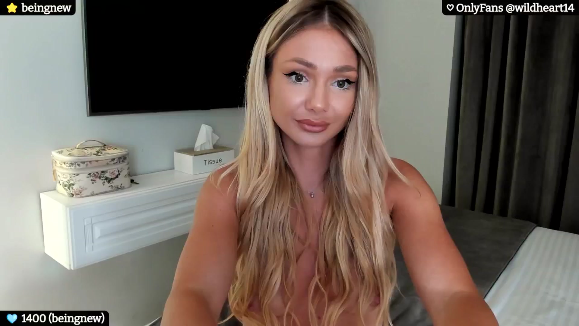 Gallery image thumbnail from Yveline's myfreecams stream on, 06/12/2024, 19:01 image 6 of 20