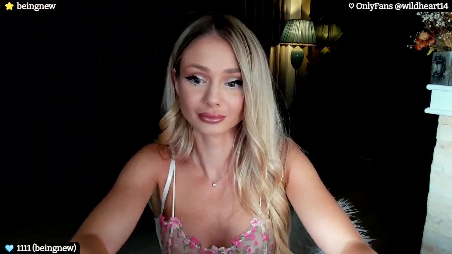 Gallery image thumbnail from Yveline's myfreecams stream on, 06/14/2024, 22:08 image 7 of 20