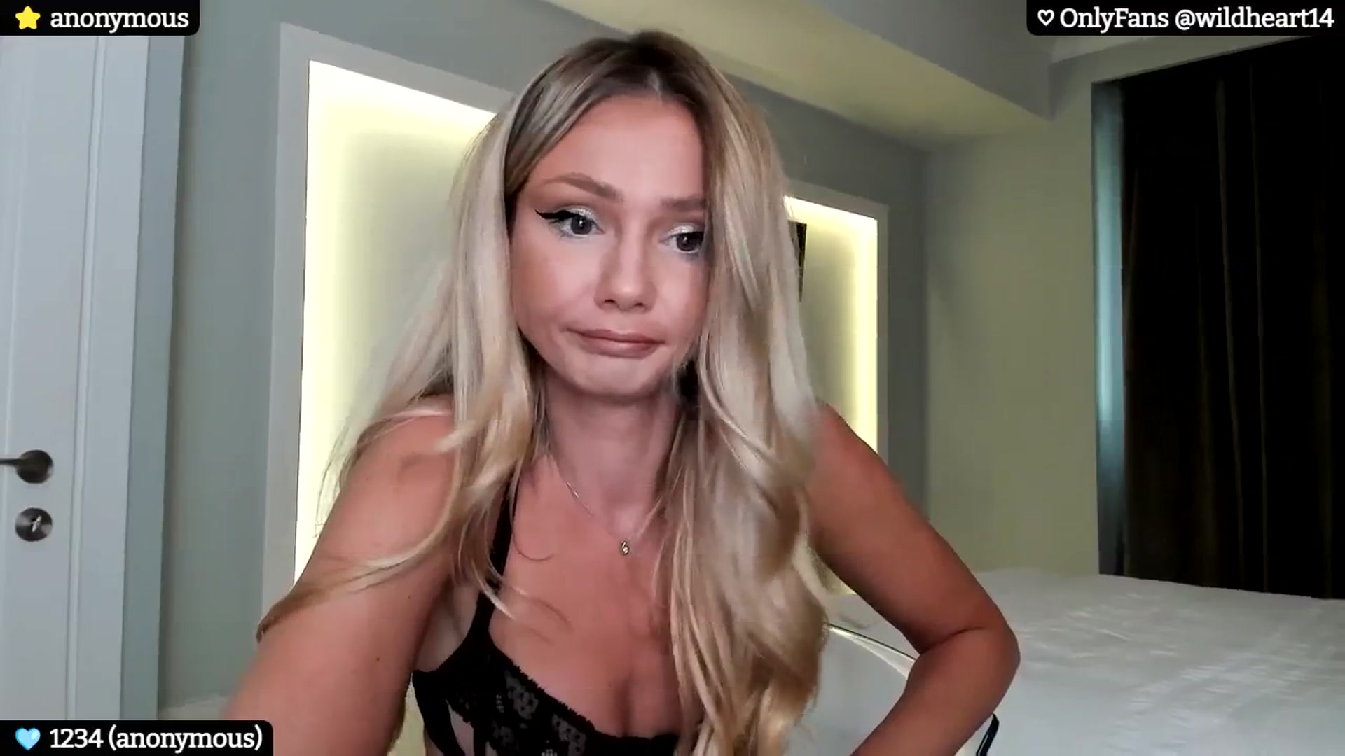 Gallery image thumbnail from Yveline's myfreecams stream on, 06/21/2024, 17:39 image 16 of 20