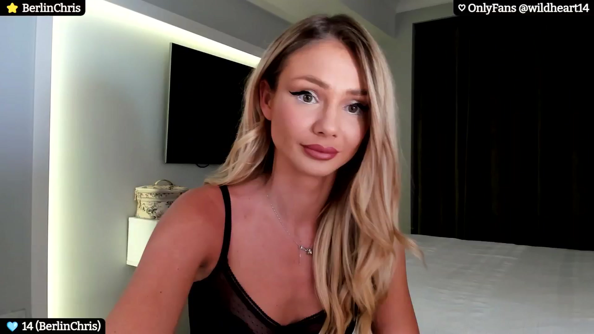 Gallery image thumbnail from Yveline's myfreecams stream on, 06/25/2024, 19:47 image 2 of 20