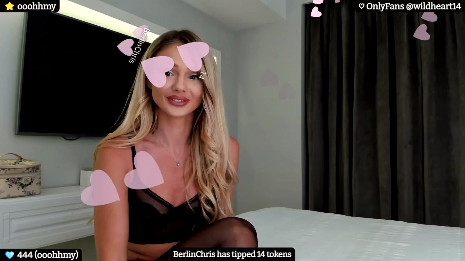 Gallery image thumbnail from Yveline's myfreecams stream on, 06/25/2024, 19:47 image 10 of 20
