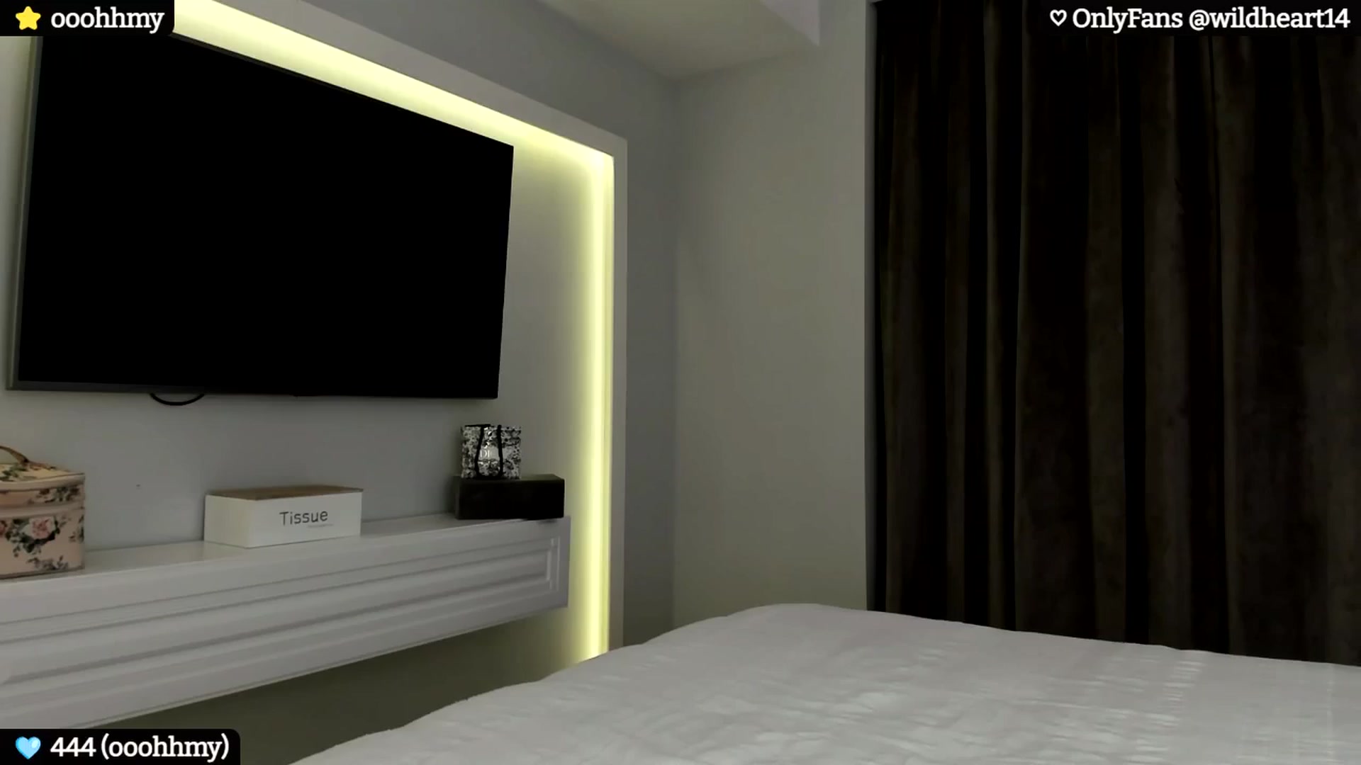 Gallery image thumbnail from Yveline's myfreecams stream on, 06/25/2024, 19:47 image 12 of 20