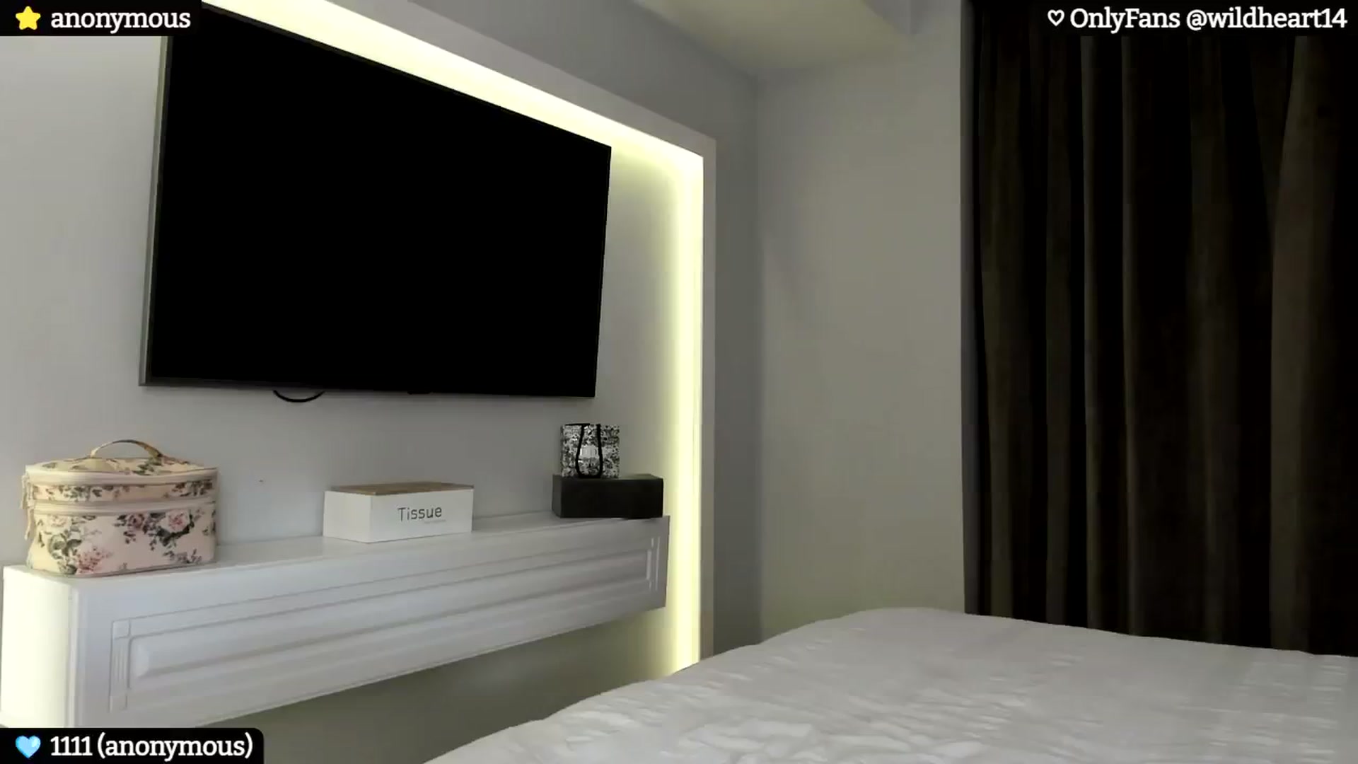 Gallery image thumbnail from Yveline's myfreecams stream on, 06/25/2024, 21:08 image 11 of 20