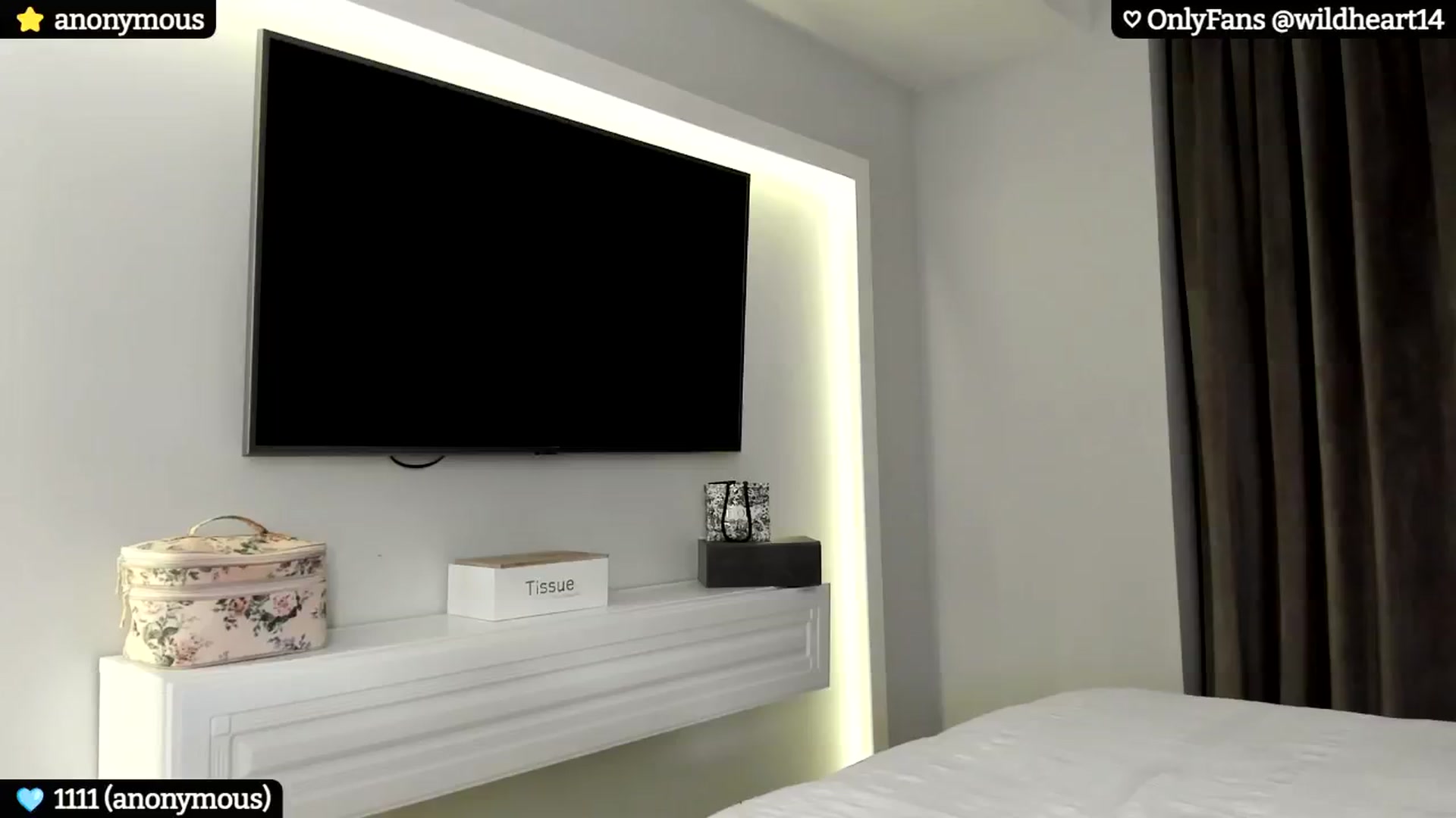 Gallery image thumbnail from Yveline's myfreecams stream on, 06/25/2024, 21:08 image 14 of 20