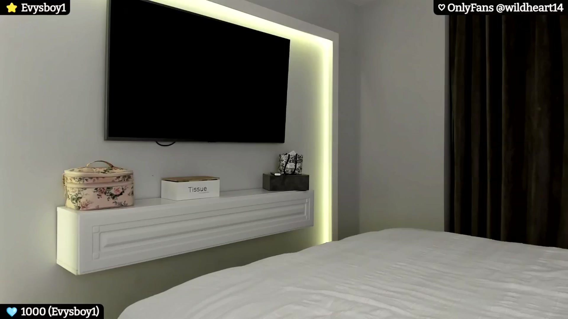 Gallery image thumbnail from Yveline's myfreecams stream on, 07/20/2024, 21:36 image 5 of 20