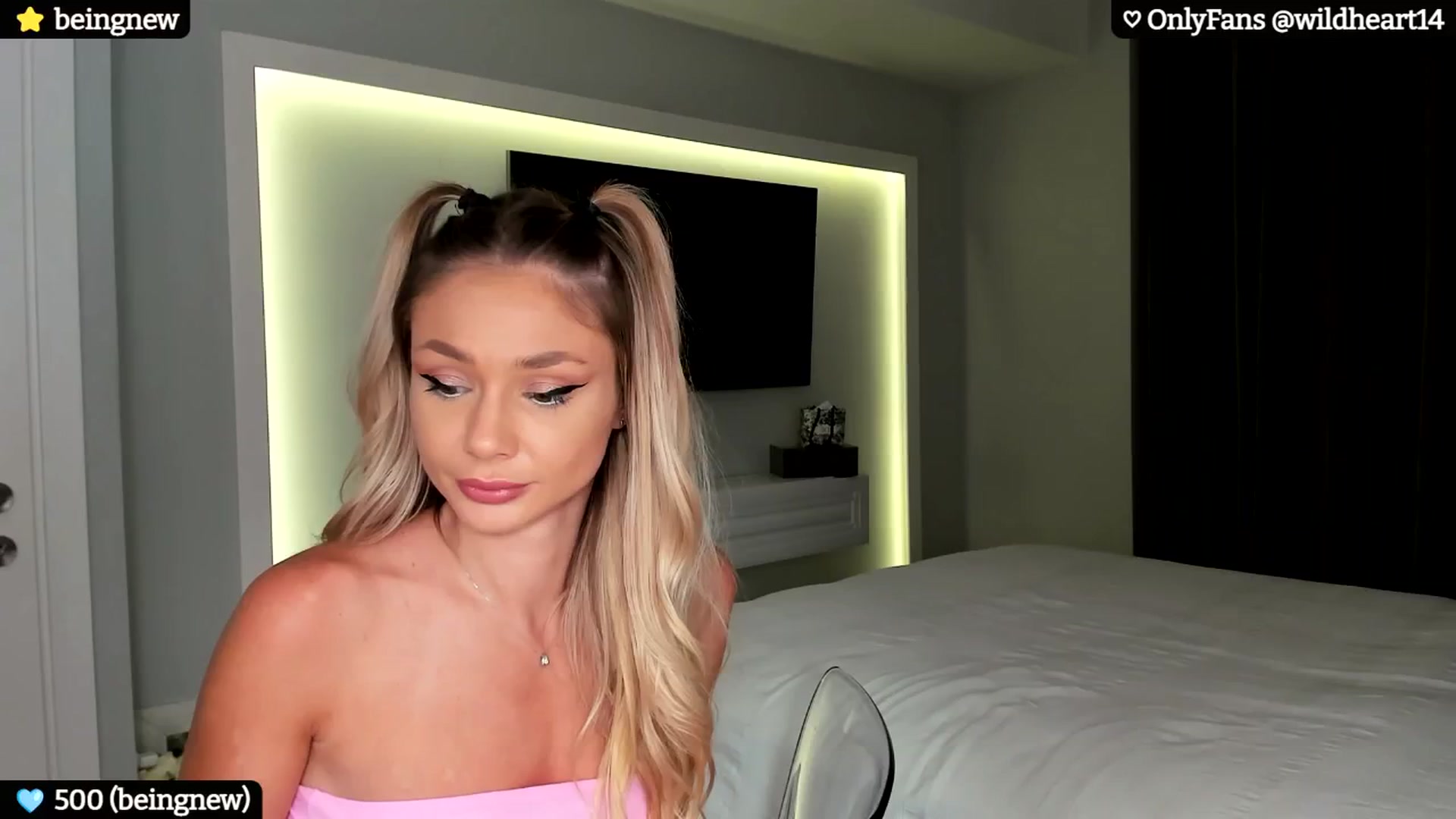 Gallery image thumbnail from Yveline's myfreecams stream on, 07/23/2024, 20:48 image 19 of 20