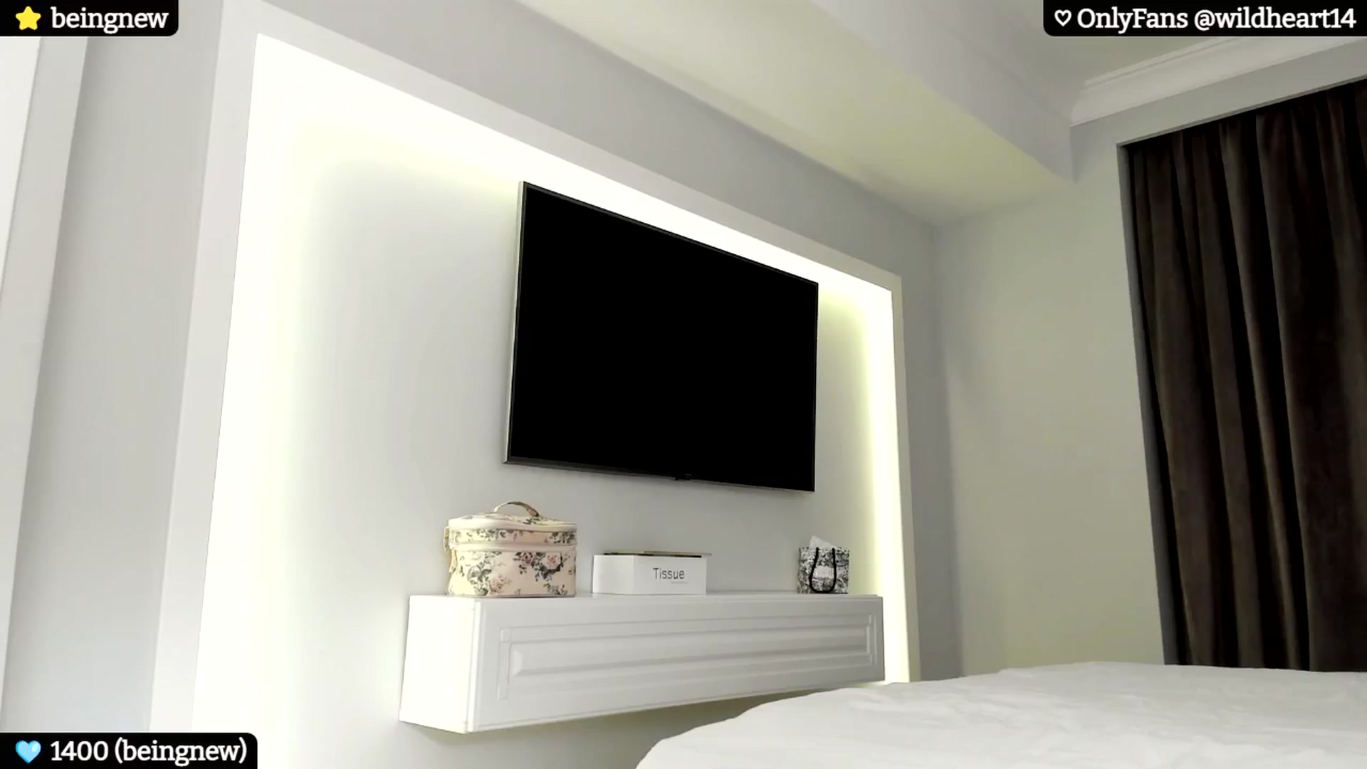 Gallery image thumbnail from Yveline's myfreecams stream on, 07/28/2024, 24:12 image 11 of 20