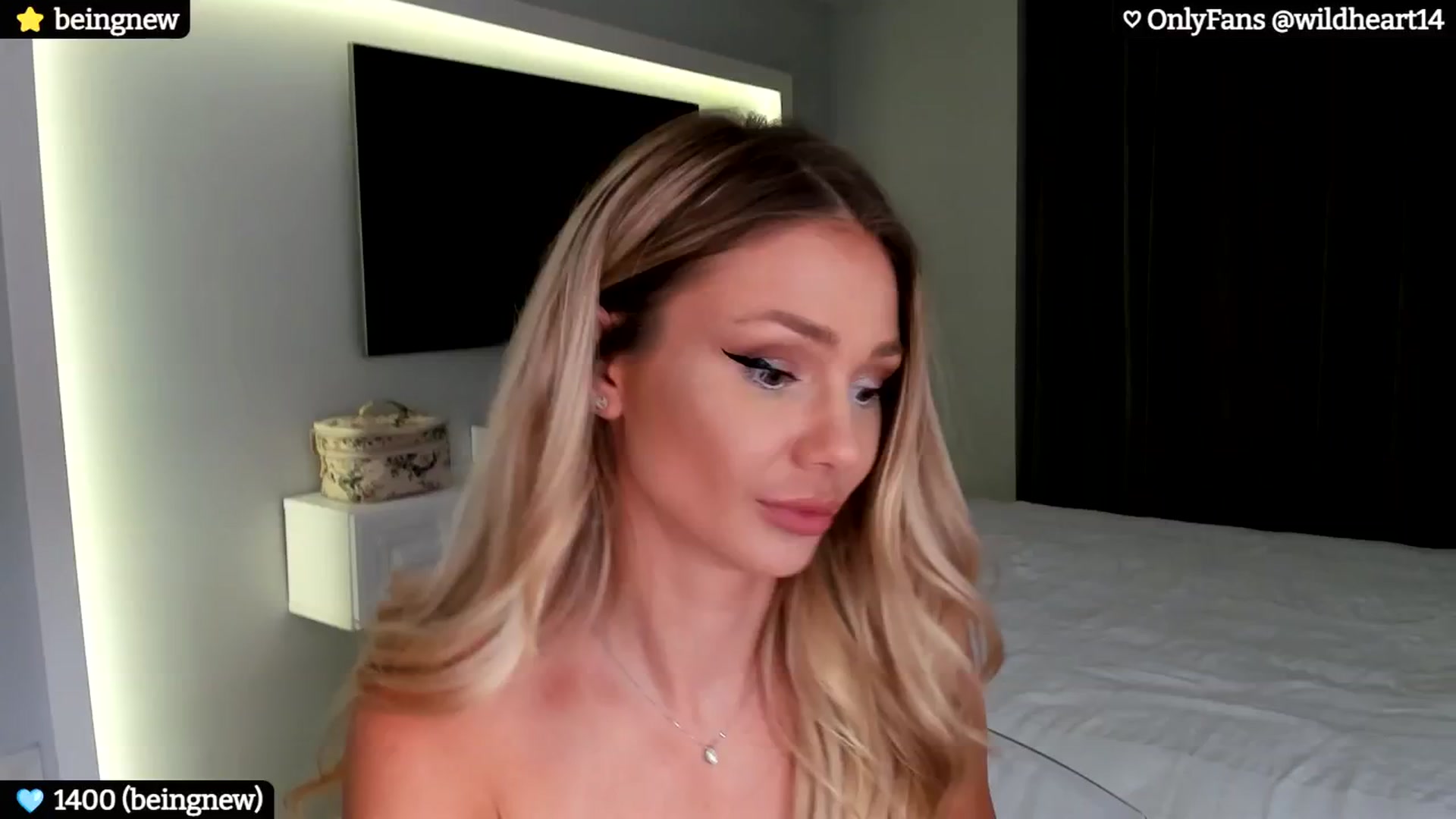 Gallery image thumbnail from Yveline's myfreecams stream on, 07/28/2024, 24:41 image 3 of 20