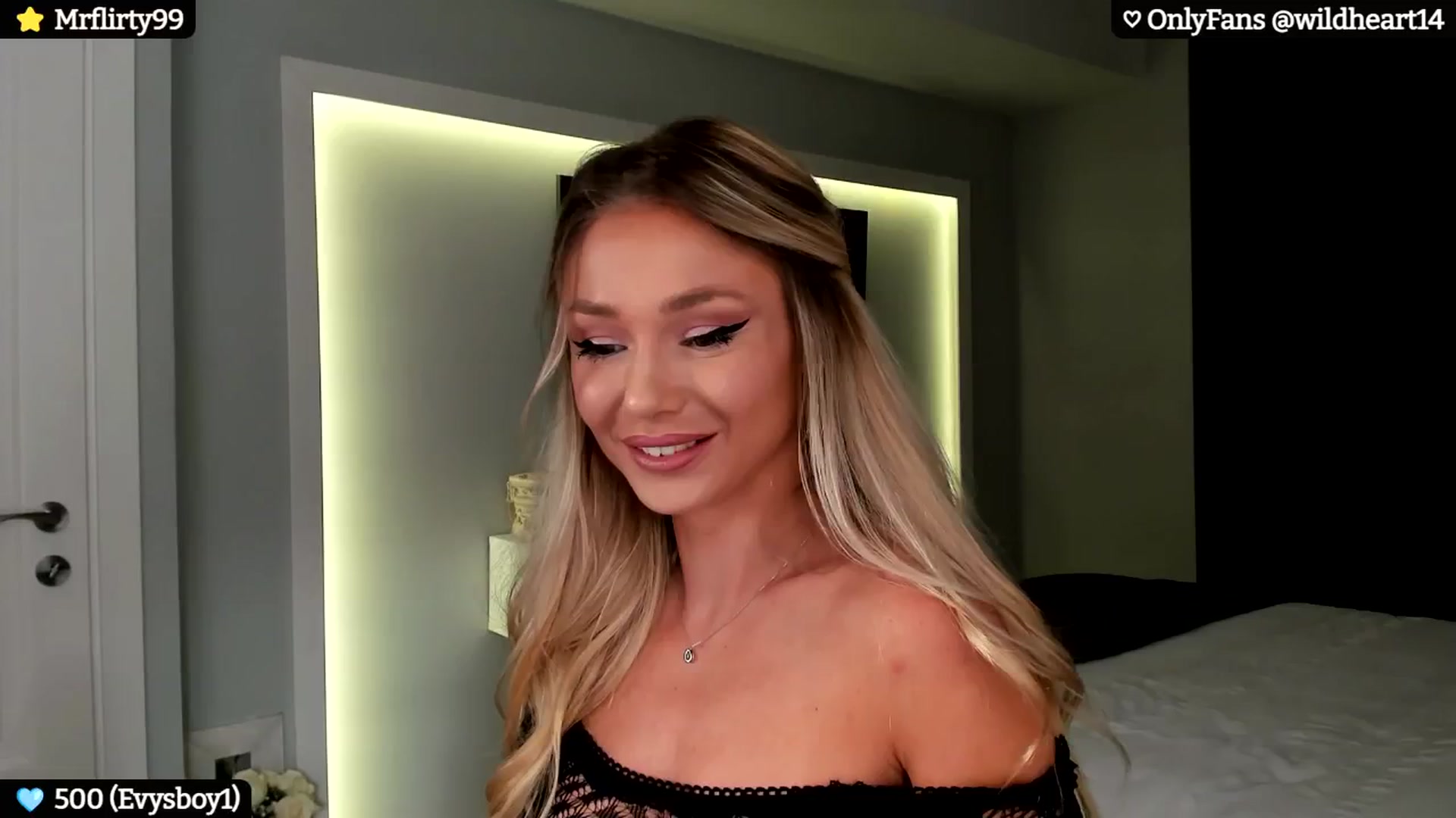 Gallery image thumbnail from Yveline's myfreecams stream on, 07/29/2024, 01:14 image 3 of 20