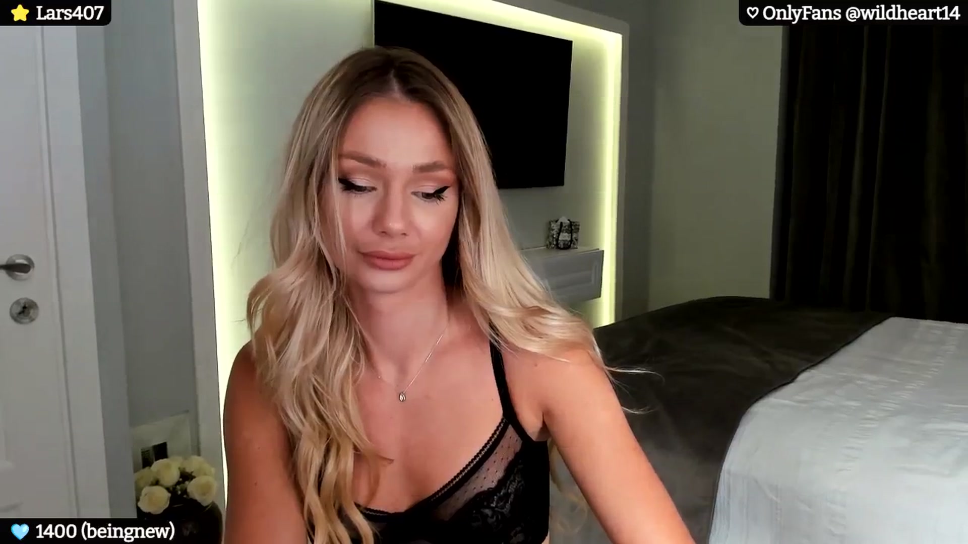 Gallery image thumbnail from Yveline's myfreecams stream on, 07/29/2024, 23:05 image 19 of 20