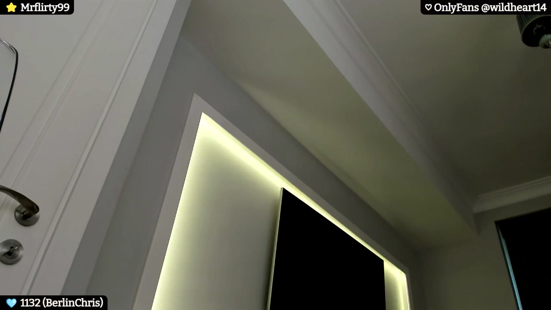 Gallery image thumbnail from Yveline's myfreecams stream on, 07/30/2024, 13:59 image 17 of 20