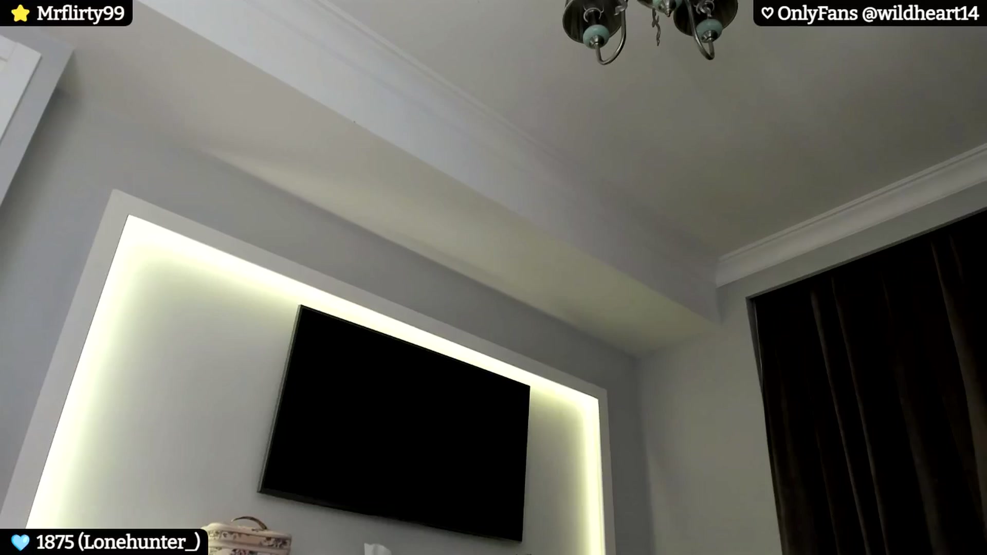 Gallery image thumbnail from Yveline's myfreecams stream on, 08/05/2024, 16:01 image 11 of 20