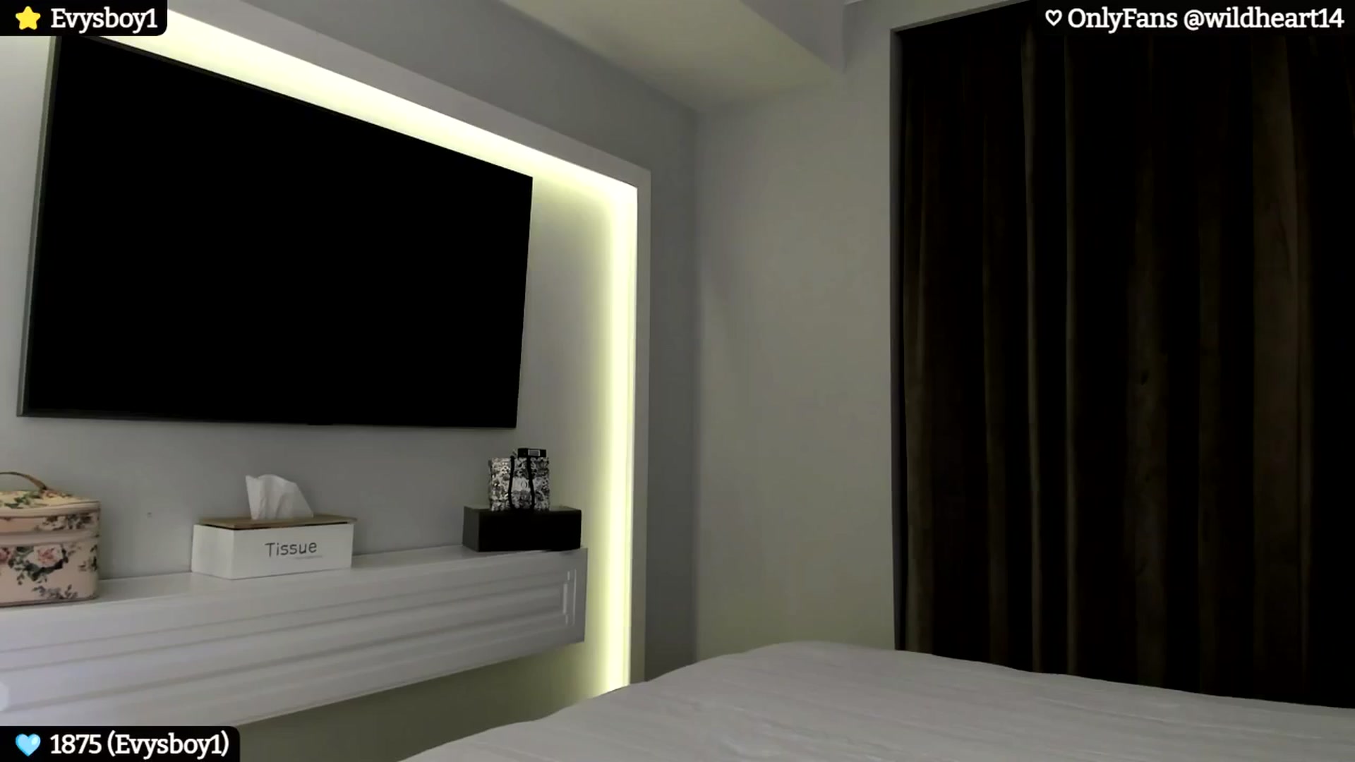 Gallery image thumbnail from Yveline's myfreecams stream on, 08/05/2024, 21:45 image 12 of 20