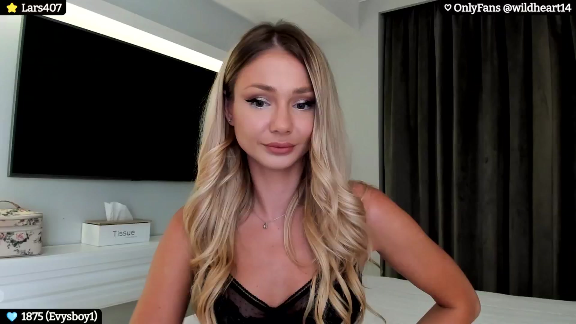 Gallery image thumbnail from Yveline's myfreecams stream on, 08/05/2024, 21:45 image 15 of 20