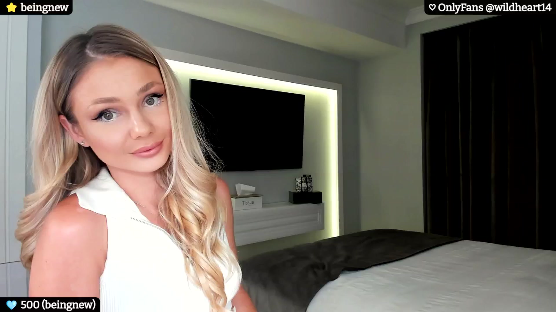 Gallery image thumbnail from Yveline's myfreecams stream on, 08/07/2024, 21:29 image 12 of 20