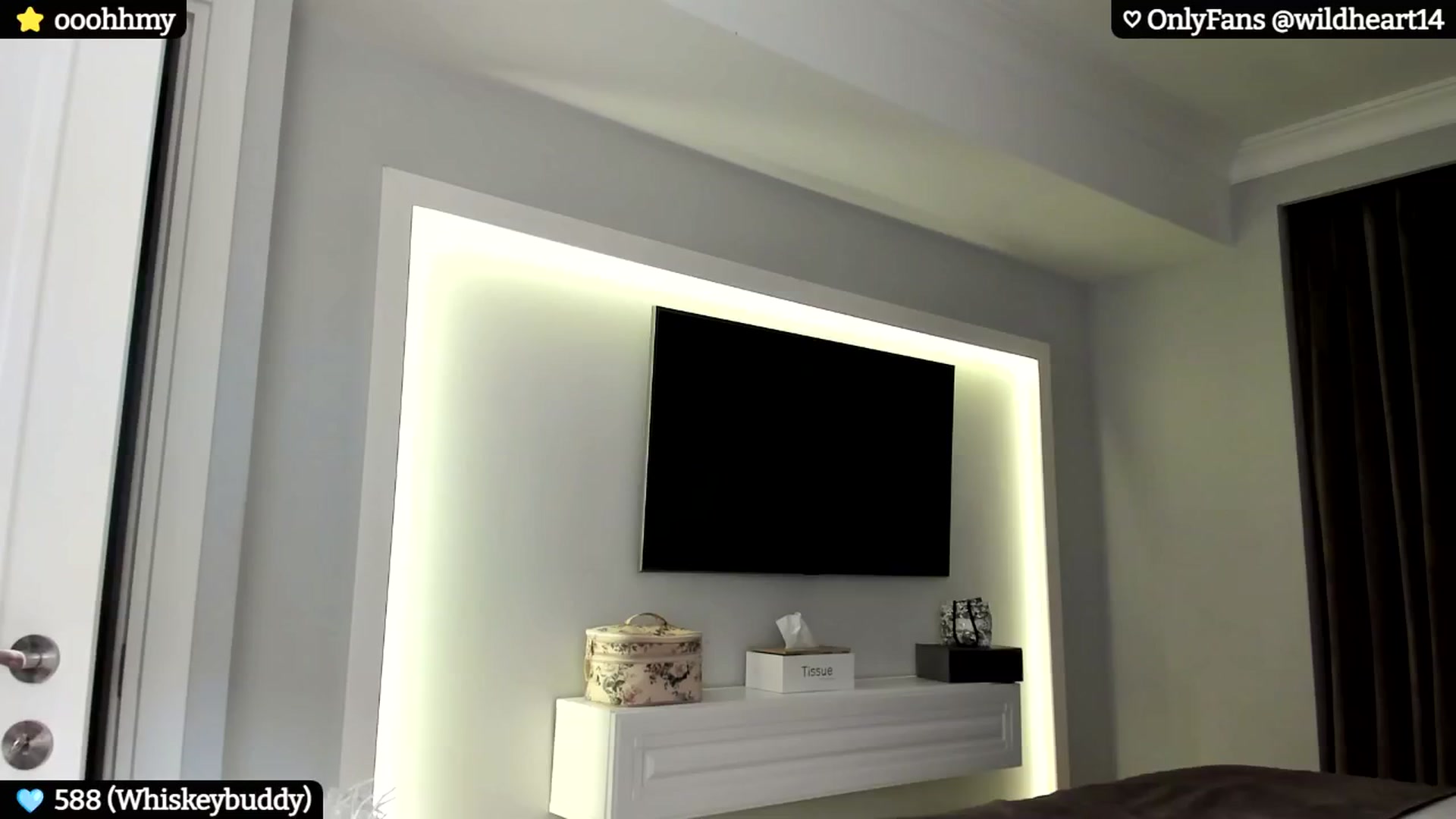 Gallery image thumbnail from Yveline's myfreecams stream on, 08/17/2024, 20:53 image 11 of 20