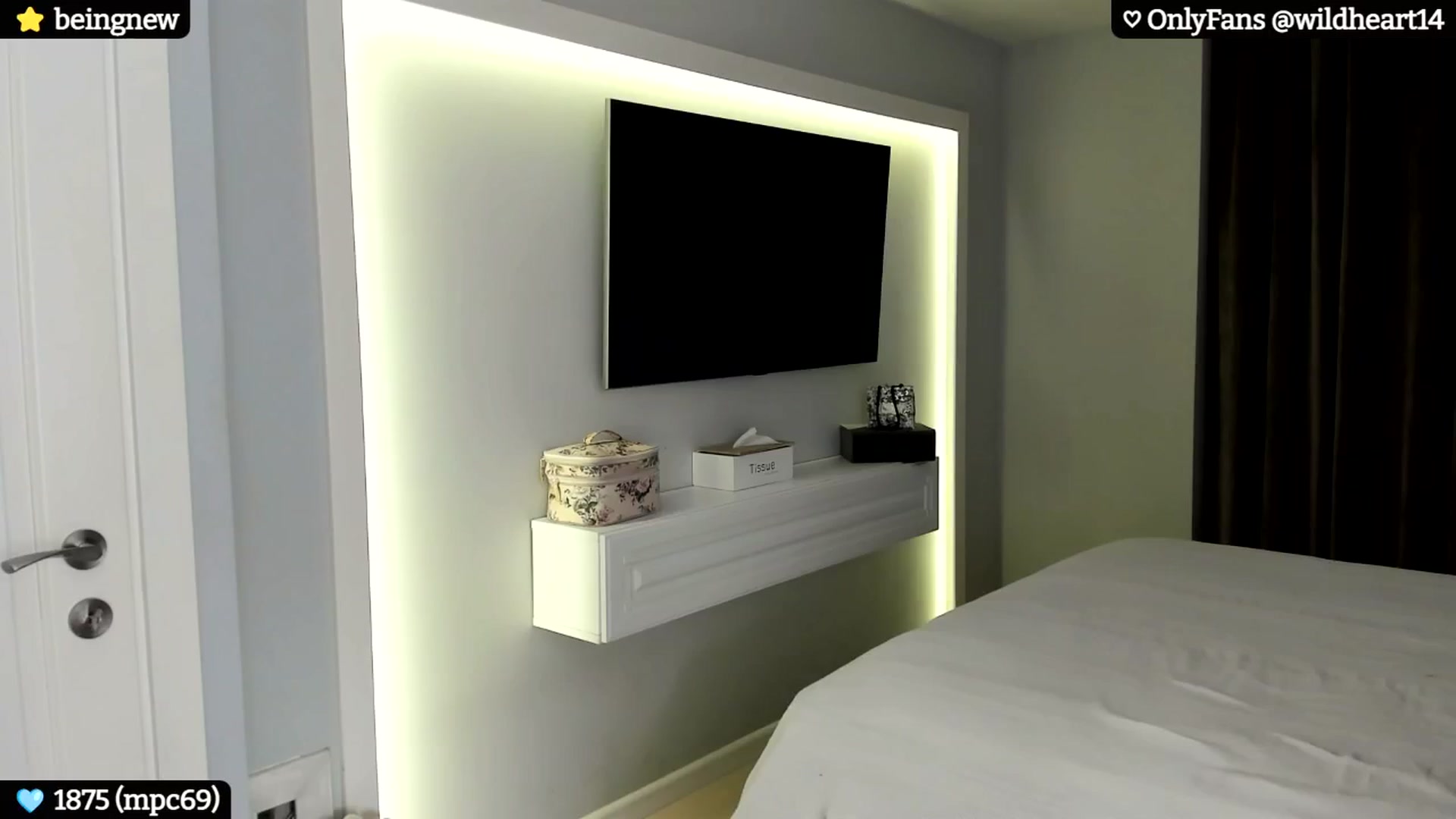 Gallery image thumbnail from Yveline's myfreecams stream on, 08/26/2024, 22:08 image 6 of 20