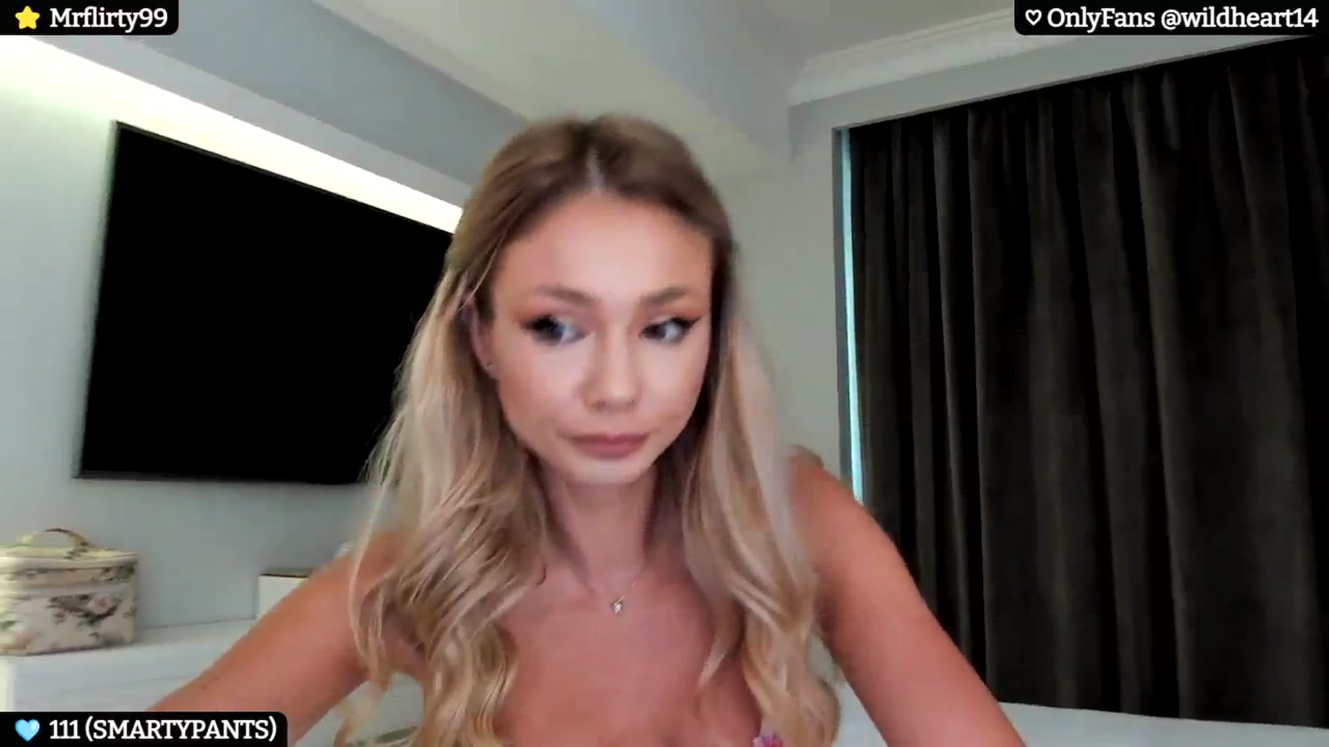 Gallery image thumbnail from Yveline's myfreecams stream on, 08/30/2024, 14:21 image 14 of 20