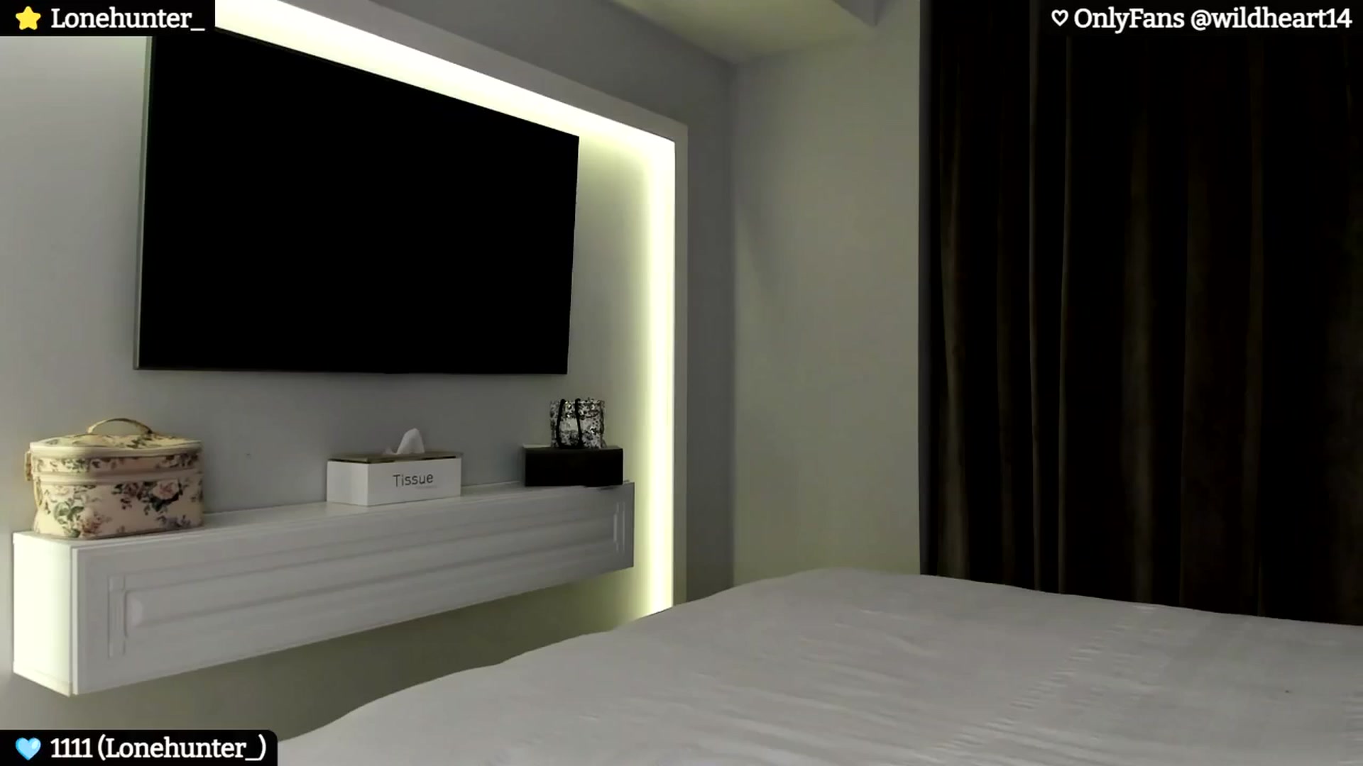 Gallery image thumbnail from Yveline's myfreecams stream on, 08/30/2024, 20:40 image 18 of 20
