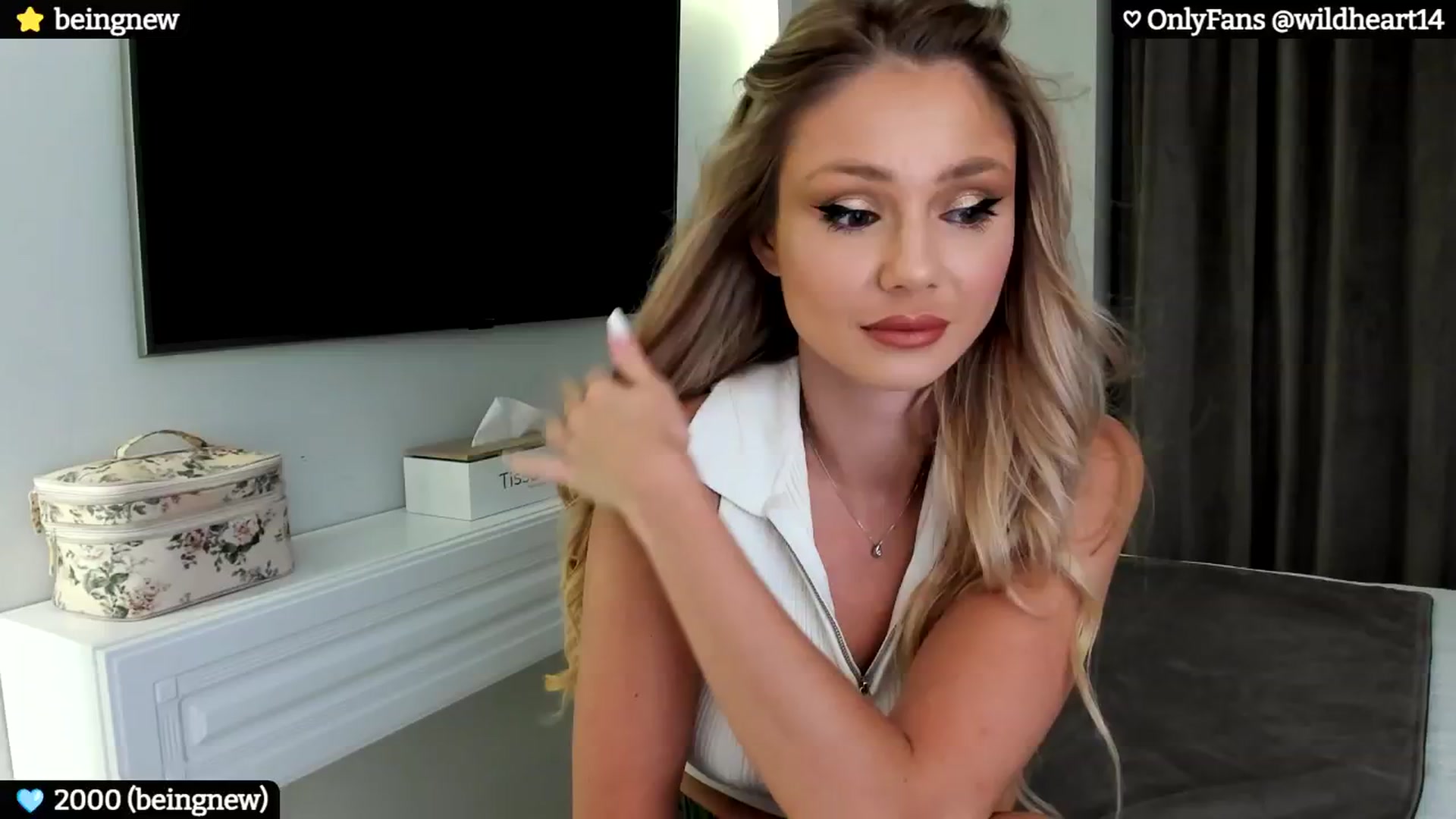 Gallery image thumbnail from Yveline's myfreecams stream on, 09/03/2024, 20:56 image 9 of 20