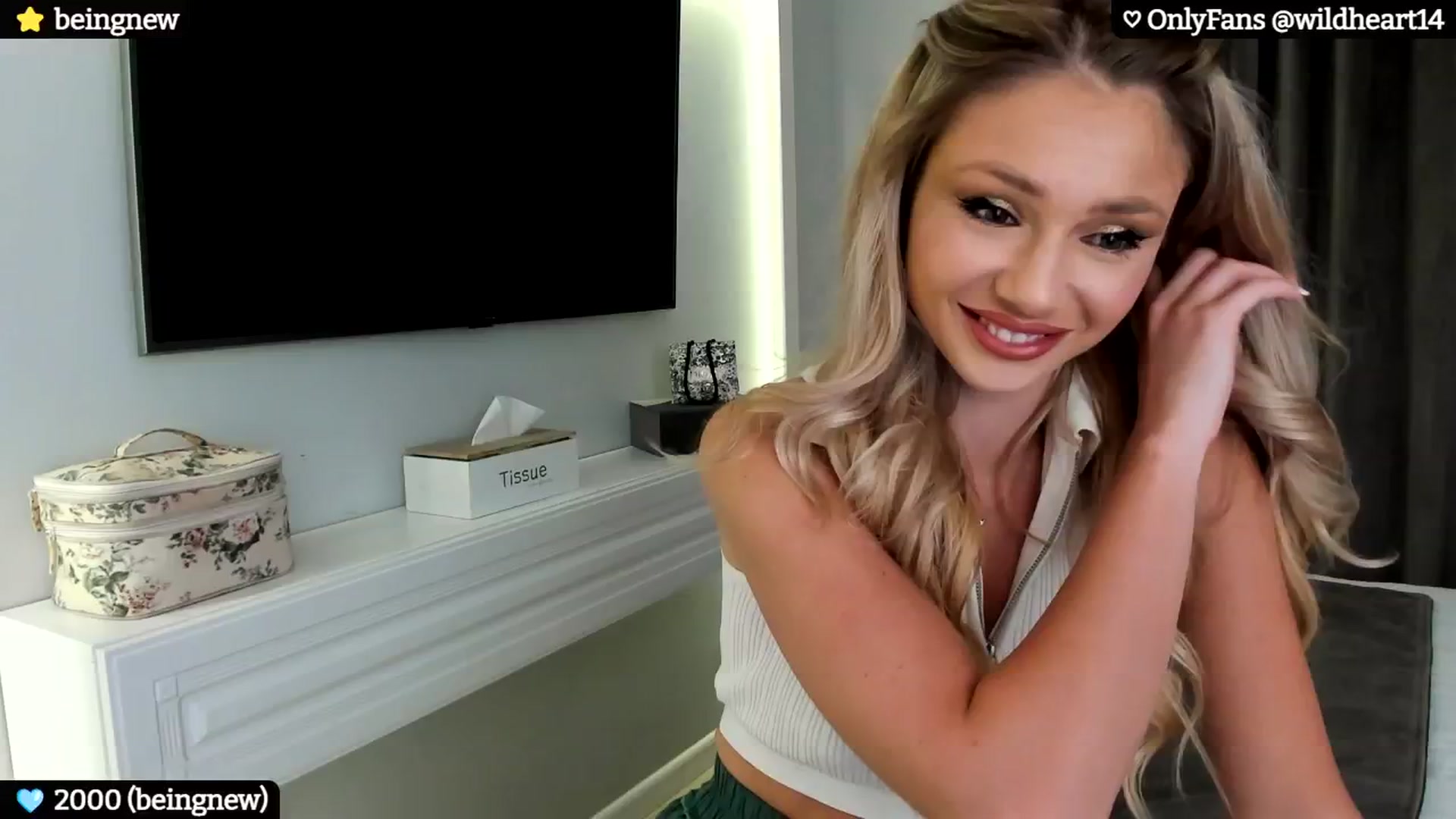 Gallery image thumbnail from Yveline's myfreecams stream on, 09/03/2024, 20:56 image 11 of 20