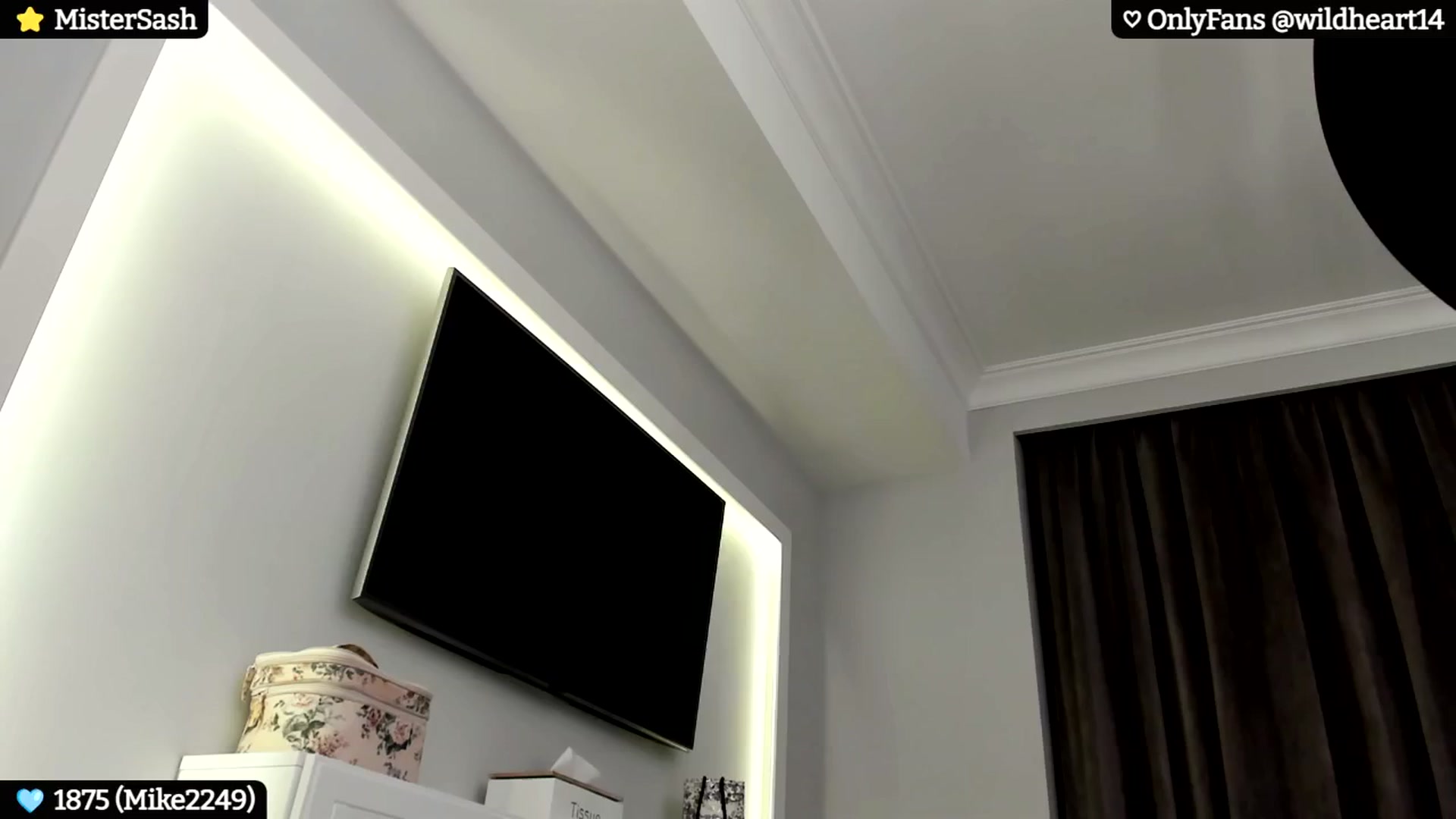Gallery image thumbnail from Yveline's myfreecams stream on, 09/04/2024, 20:12 image 9 of 20
