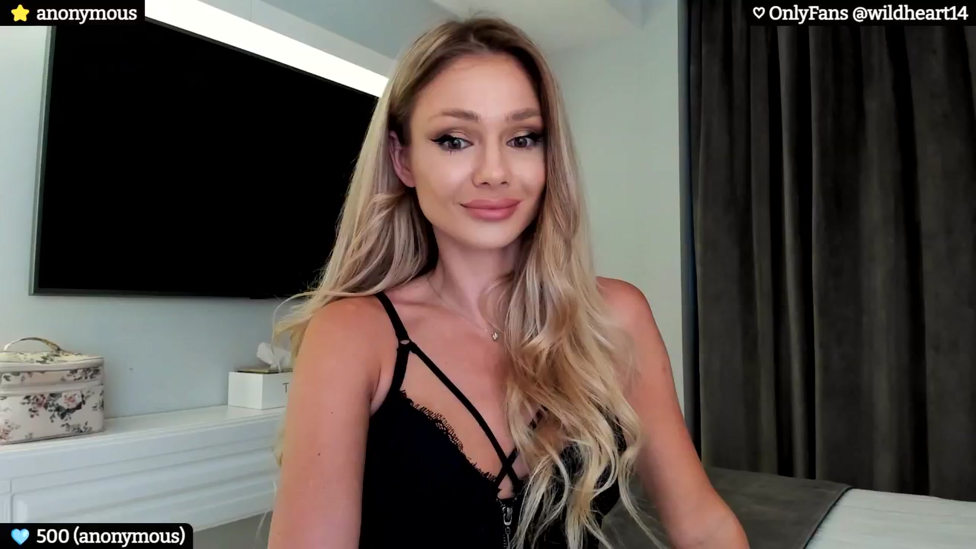 Gallery image thumbnail from Yveline's myfreecams stream on, 09/09/2024, 22:16 image 3 of 20