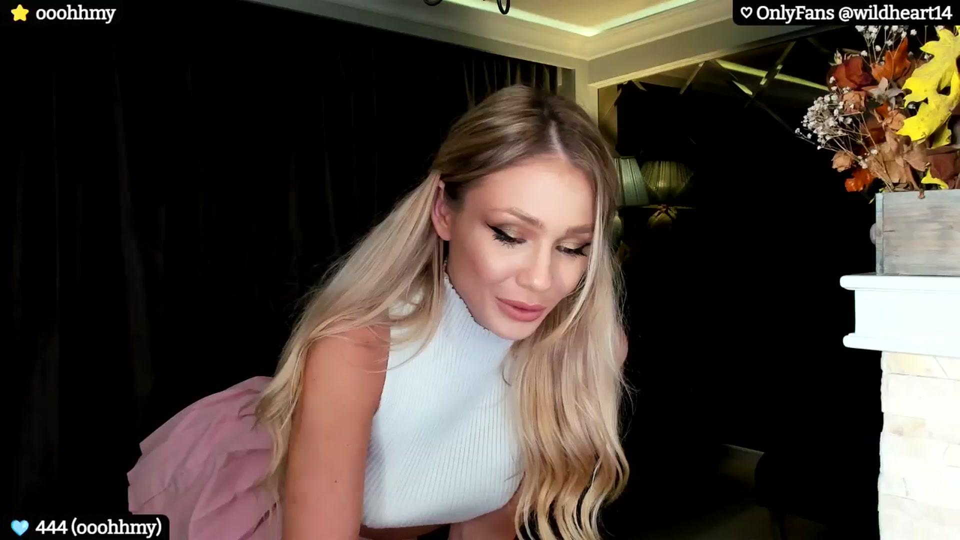 Gallery image thumbnail from Yveline's myfreecams stream on, 09/17/2024, 19:19 image 13 of 20