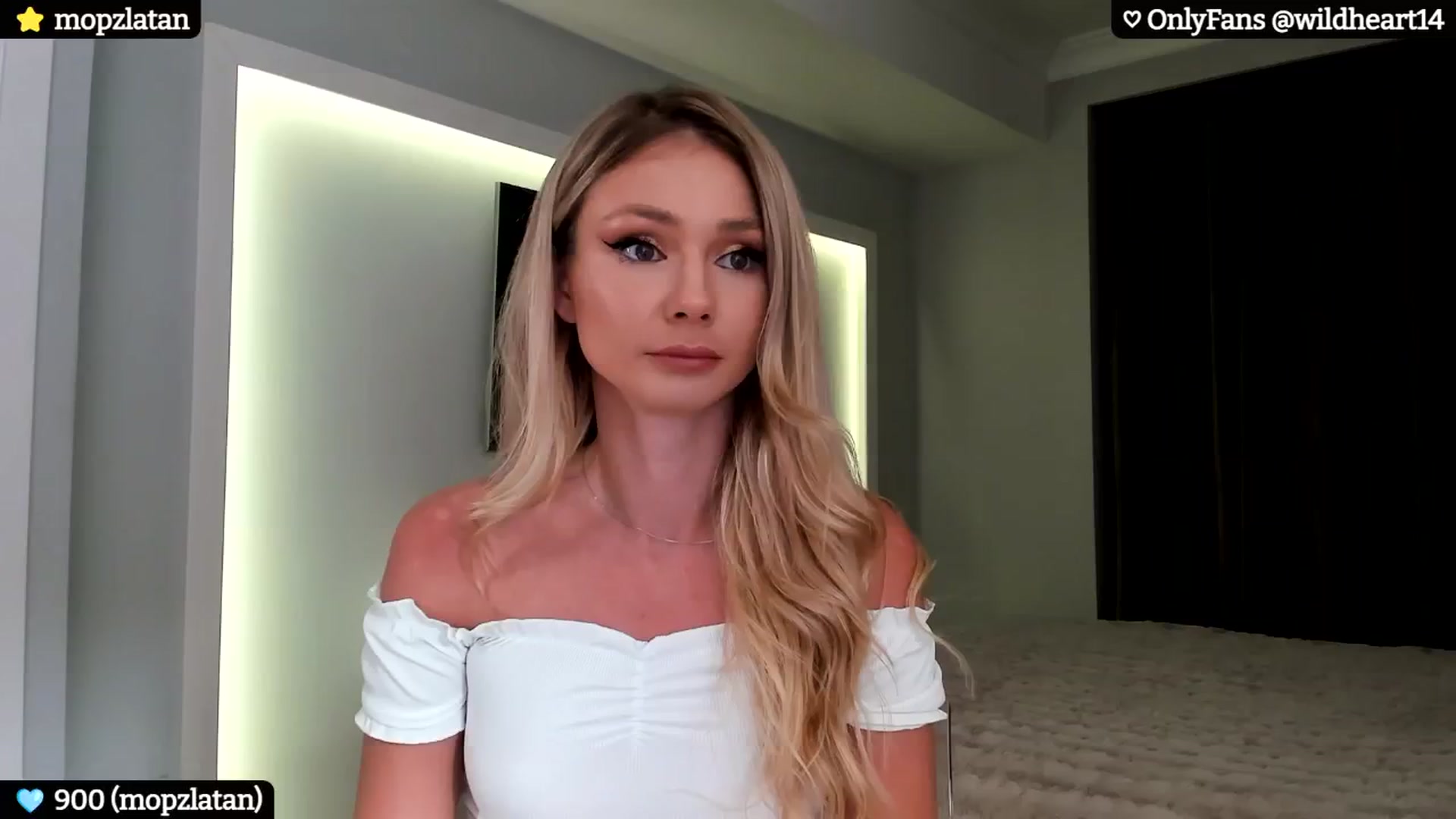 Gallery image thumbnail from Yveline's myfreecams stream on, 09/25/2024, 21:27 image 3 of 20