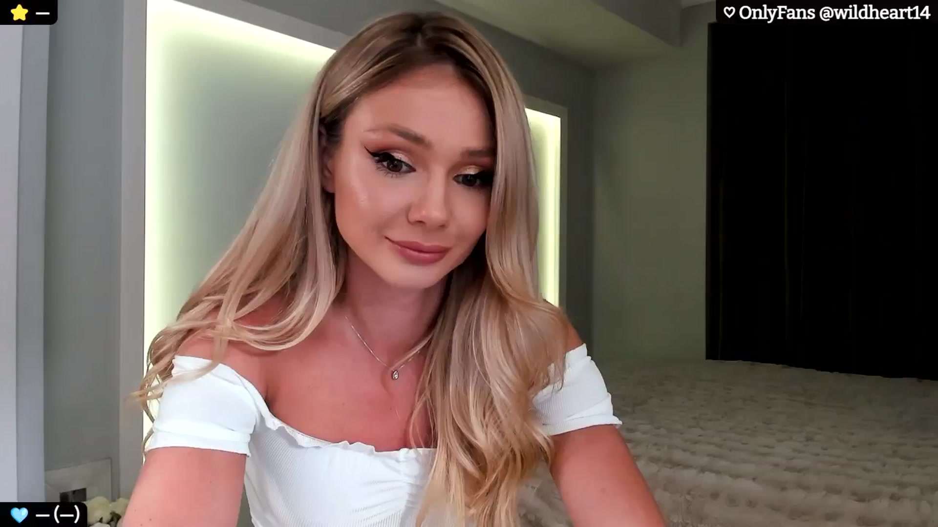 Gallery image thumbnail from Yveline's myfreecams stream on, 09/25/2024, 21:27 image 1 of 20
