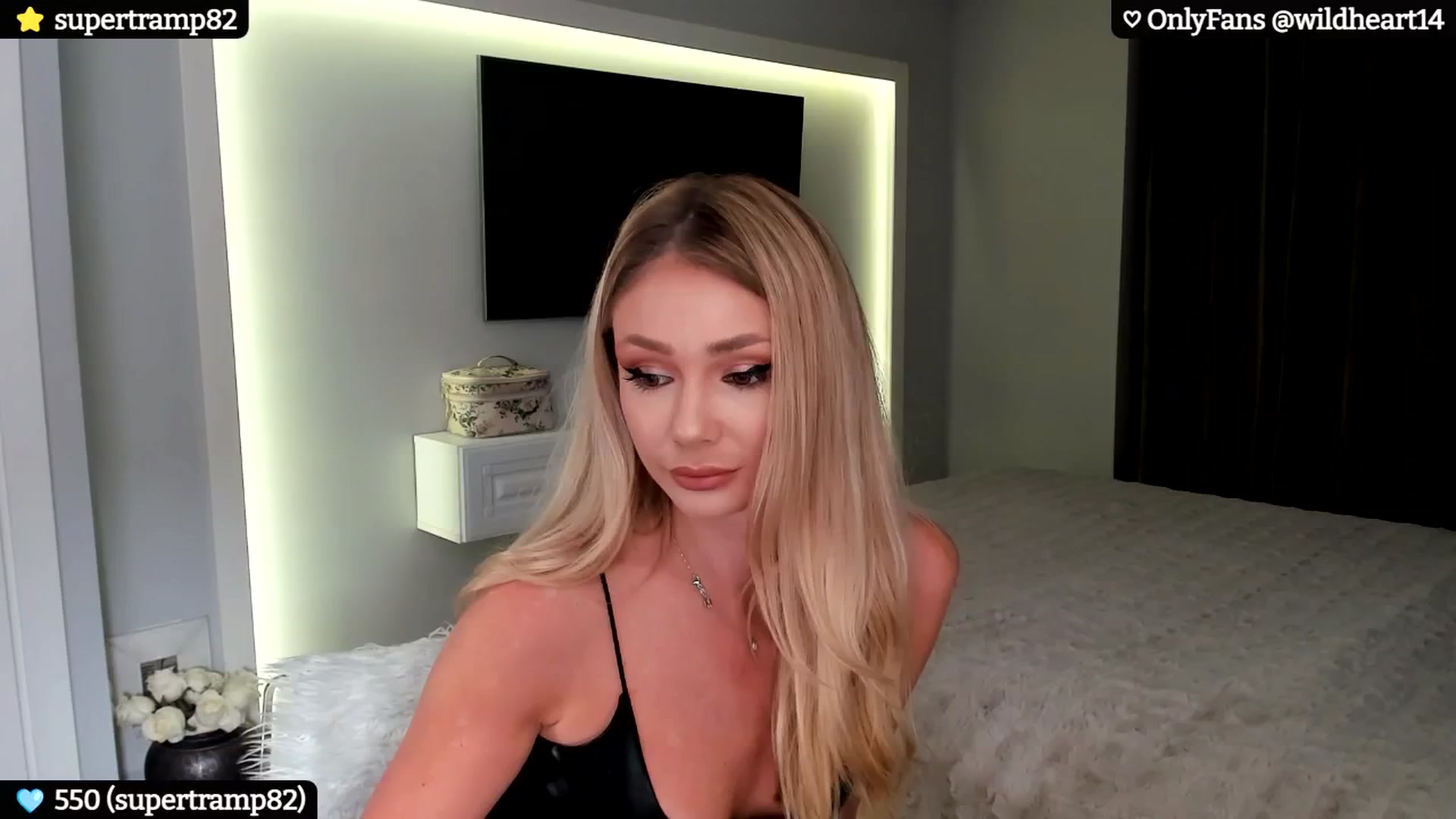 Gallery image thumbnail from Yveline's myfreecams stream on, 09/29/2024, 21:32 image 7 of 20