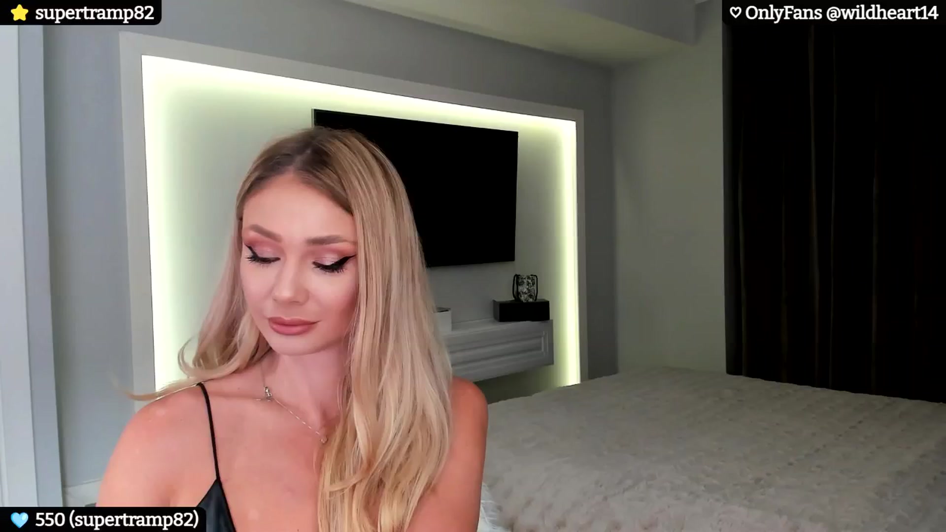 Gallery image thumbnail from Yveline's myfreecams stream on, 09/29/2024, 21:32 image 3 of 20