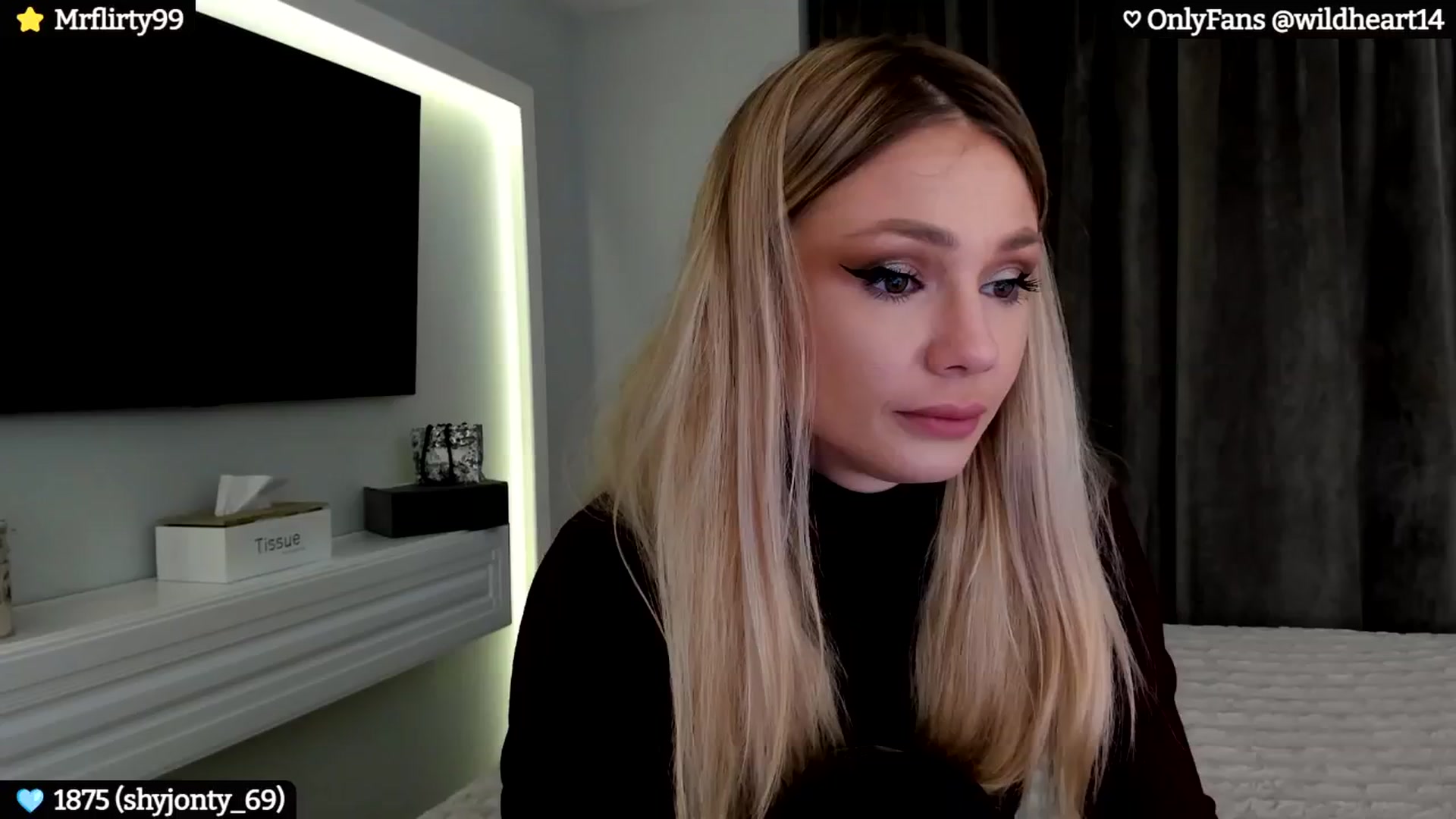 Gallery image thumbnail from Yveline's myfreecams stream on, 10/03/2024, 20:52 image 13 of 20