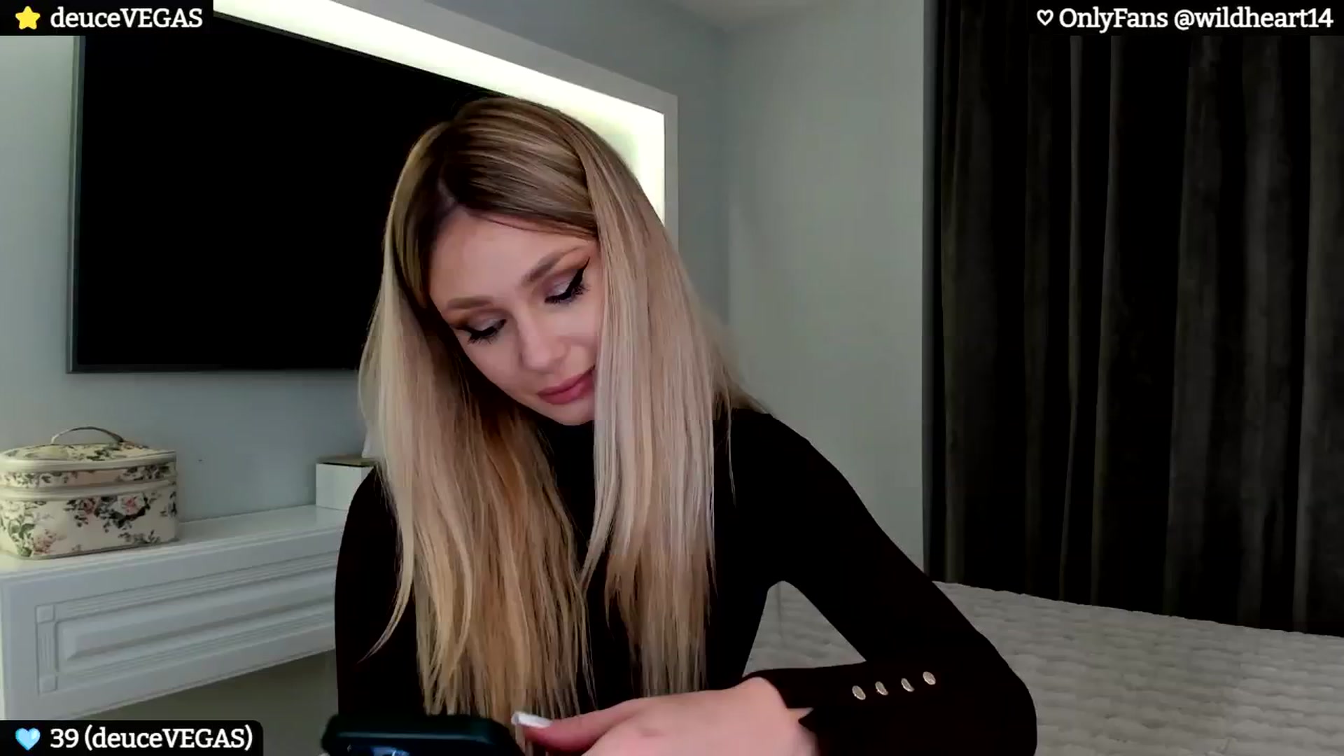 Gallery image thumbnail from Yveline's myfreecams stream on, 10/03/2024, 20:52 image 1 of 20