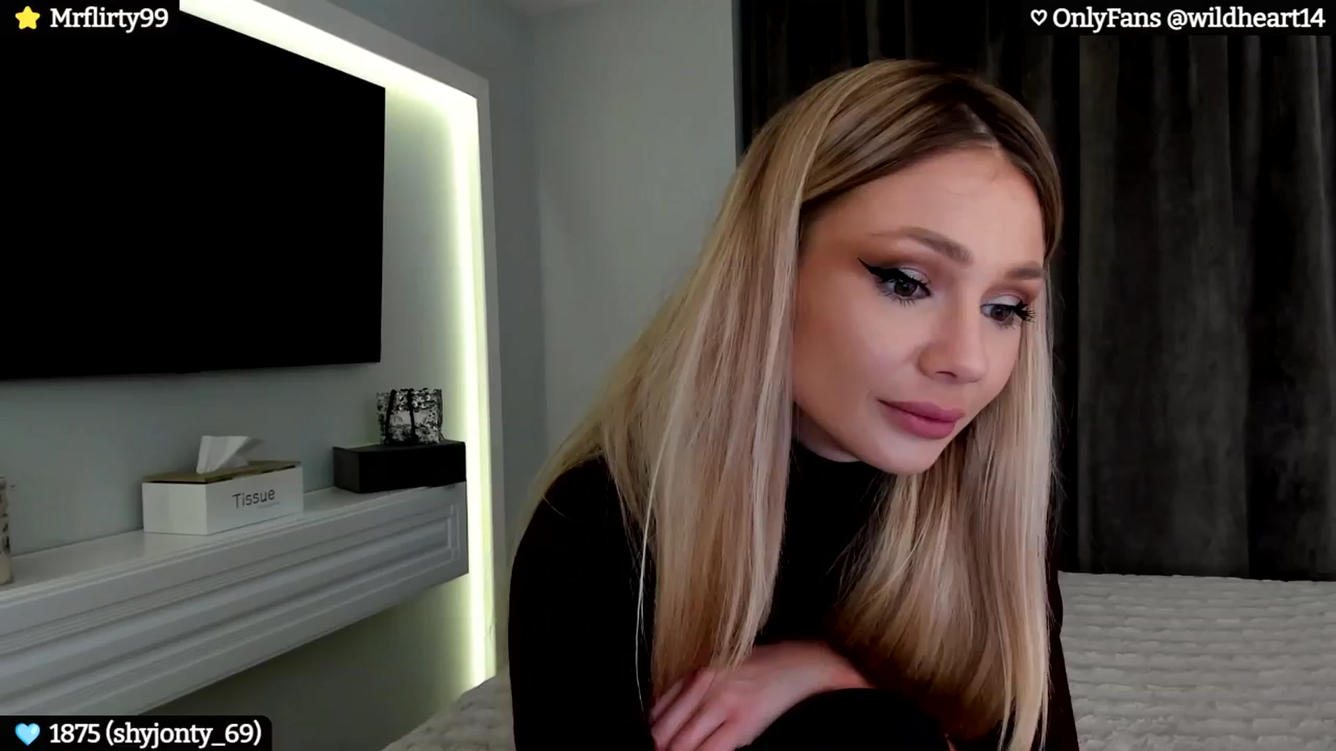 Gallery image thumbnail from Yveline's myfreecams stream on, 10/03/2024, 20:52 image 11 of 20