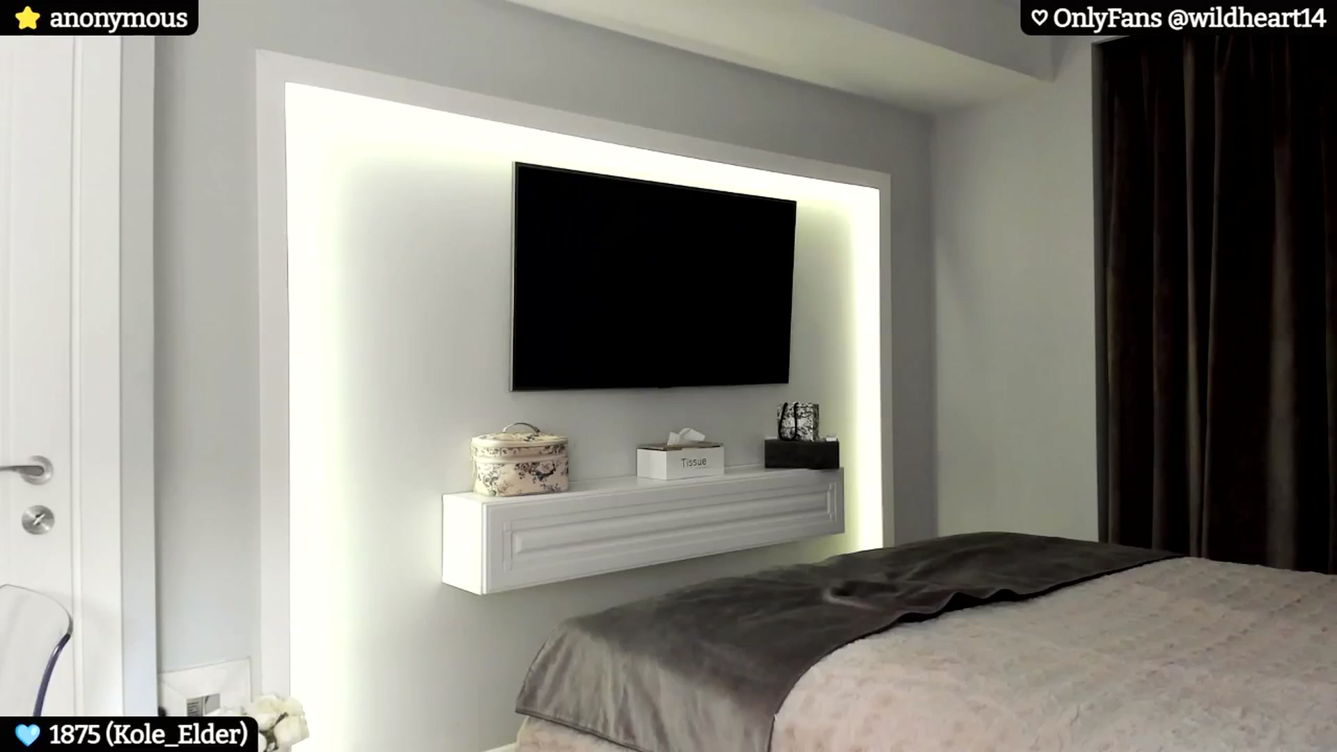 Gallery image thumbnail from Yveline's myfreecams stream on, 10/05/2024, 21:07 image 6 of 20