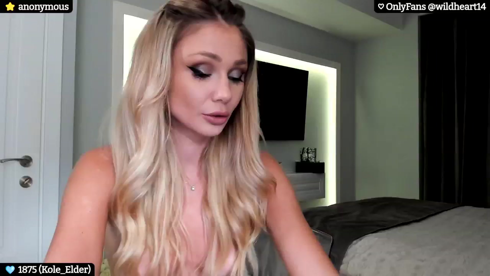 Gallery image thumbnail from Yveline's myfreecams stream on, 10/05/2024, 21:07 image 15 of 20