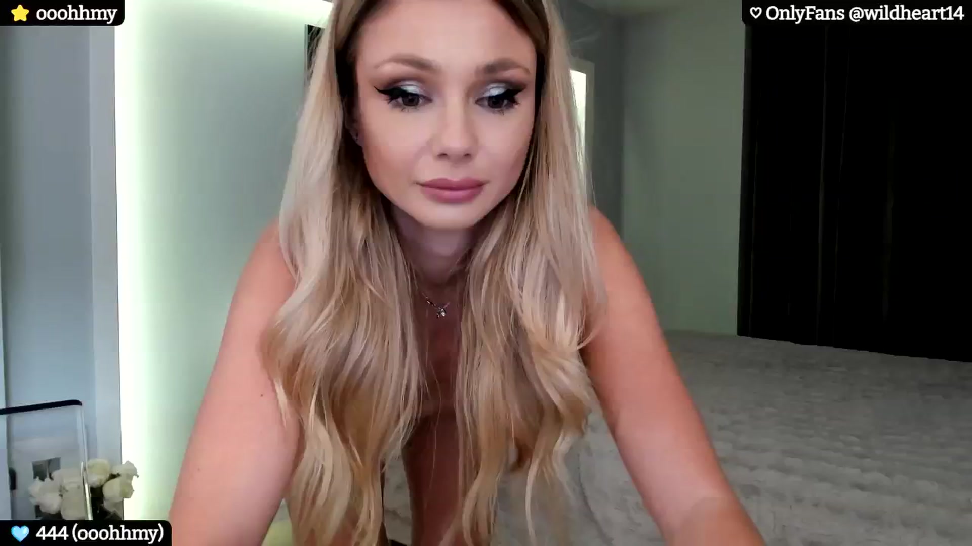 Gallery image thumbnail from Yveline's myfreecams stream on, 10/06/2024, 22:28 image 13 of 20