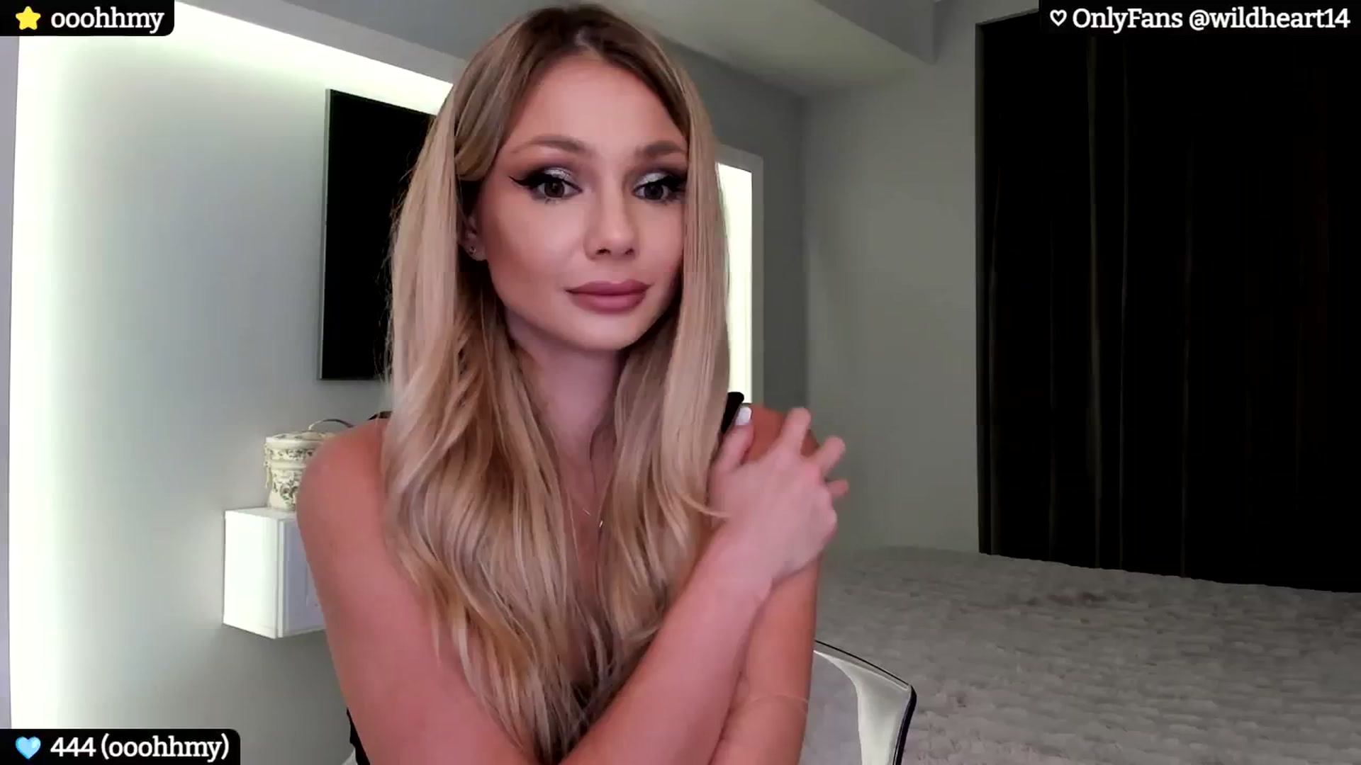 Gallery image thumbnail from Yveline's myfreecams stream on, 10/06/2024, 22:28 image 7 of 20