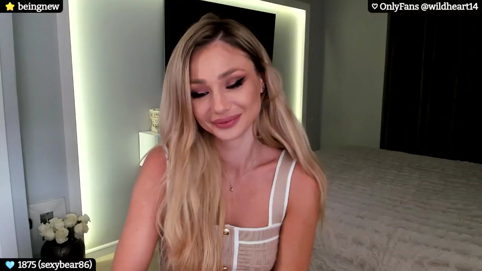 Gallery image thumbnail from Yveline's myfreecams stream on, 10/07/2024, 22:40 image 17 of 20