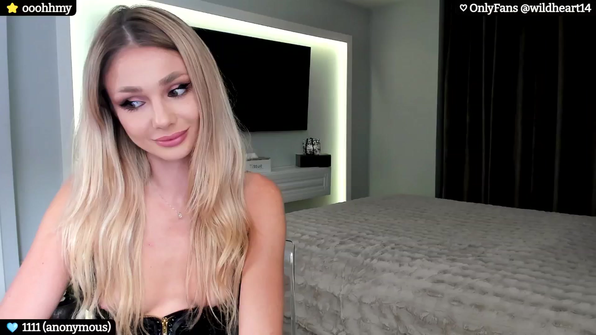 Gallery image thumbnail from Yveline's myfreecams stream on, 10/08/2024, 20:33 image 12 of 20