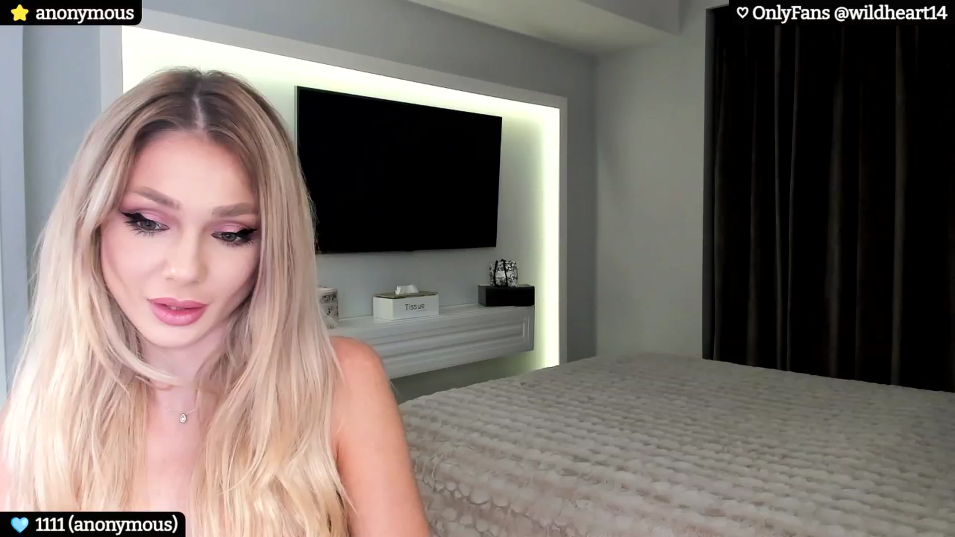 Gallery image thumbnail from Yveline's myfreecams stream on, 10/08/2024, 20:33 image 3 of 20