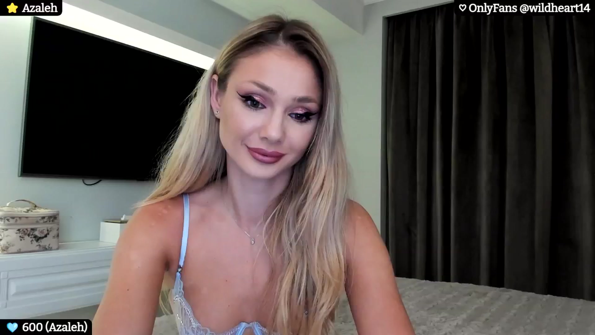Gallery image thumbnail from Yveline's myfreecams stream on, 10/12/2024, 19:13 image 8 of 20