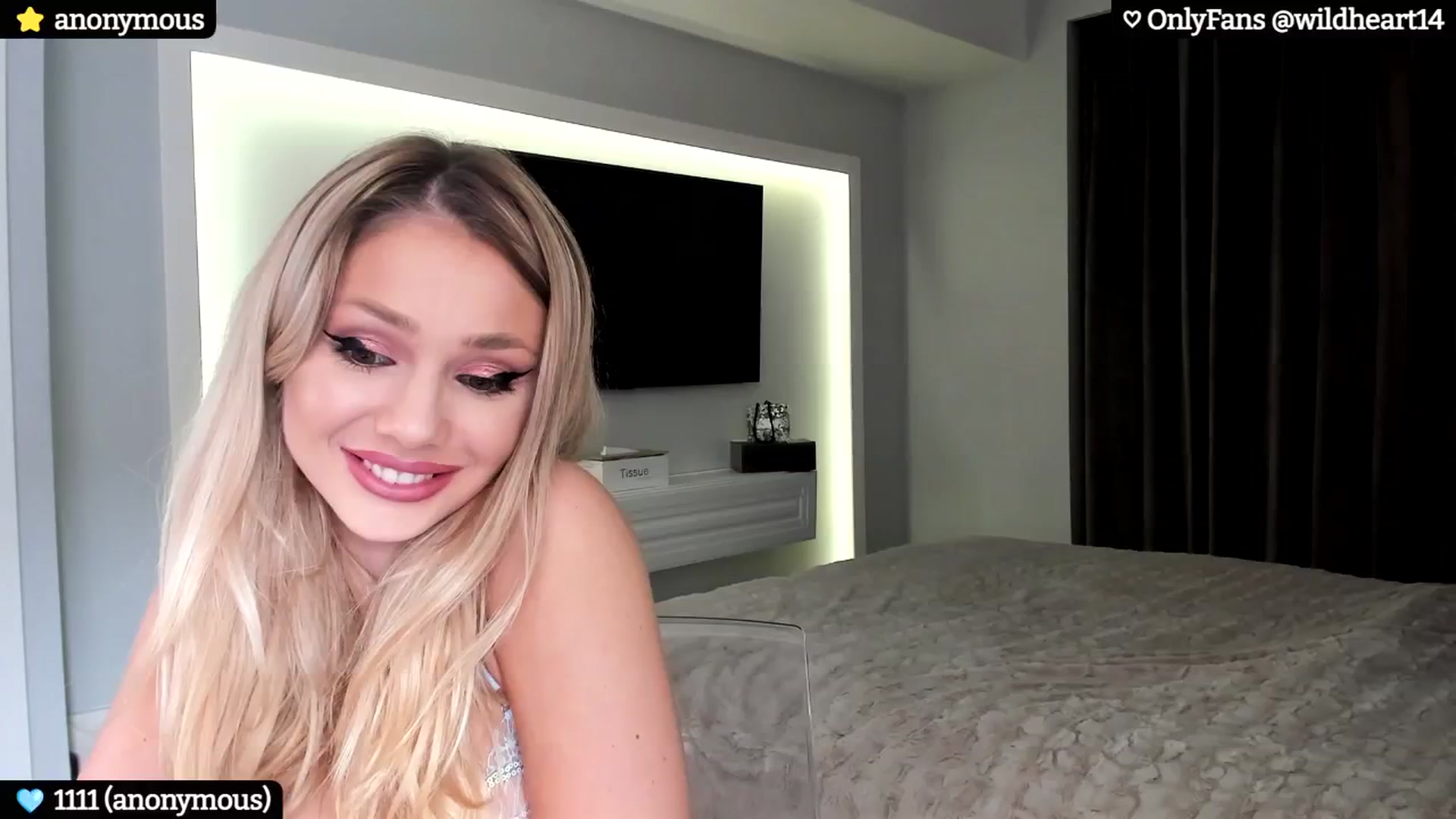 Gallery image thumbnail from Yveline's myfreecams stream on, 10/12/2024, 19:13 image 17 of 20