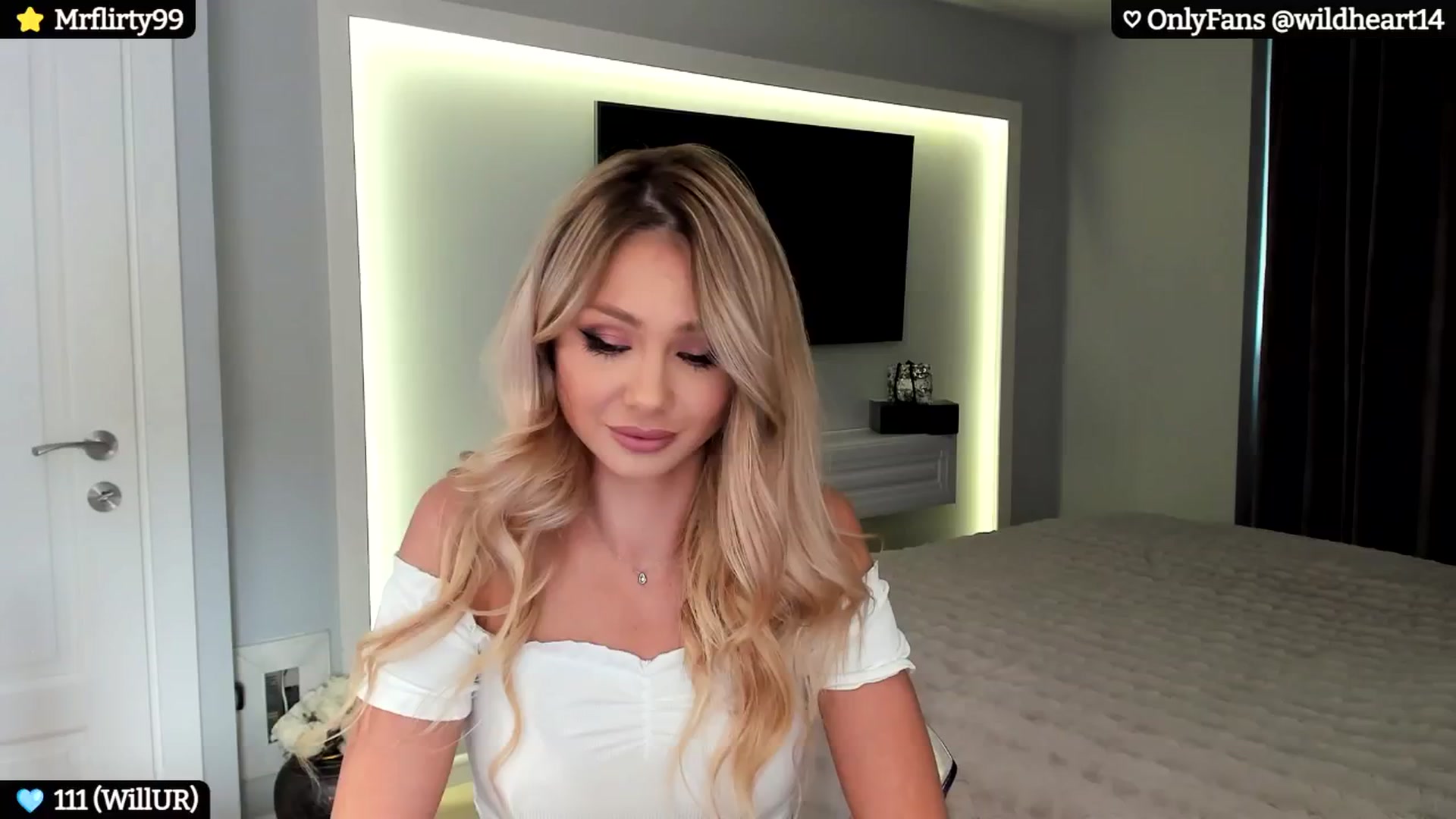 Gallery image thumbnail from Yveline's myfreecams stream on, 10/13/2024, 14:08 image 9 of 20