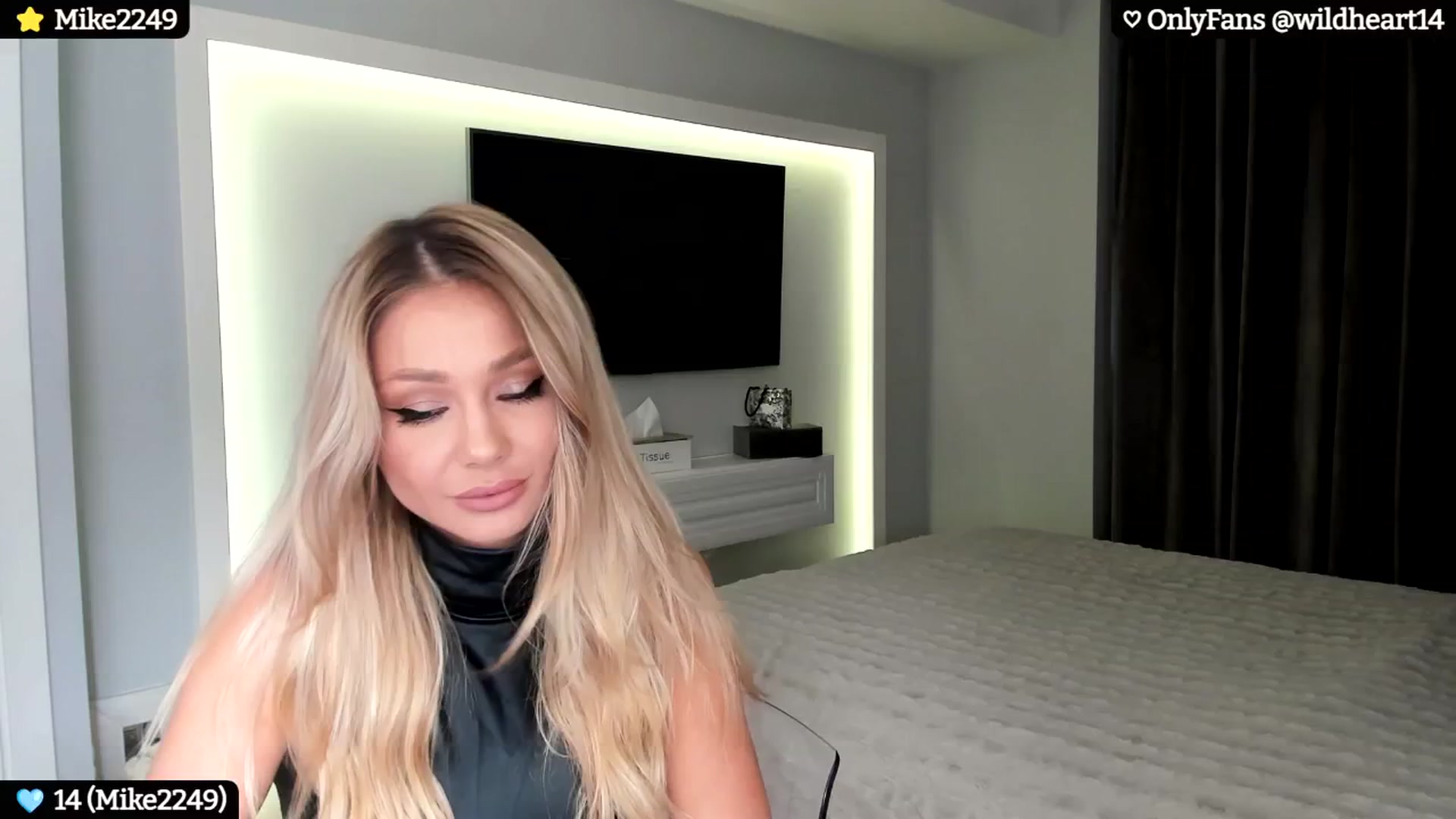 Gallery image thumbnail from Yveline's myfreecams stream on, 10/16/2024, 17:13 image 3 of 20