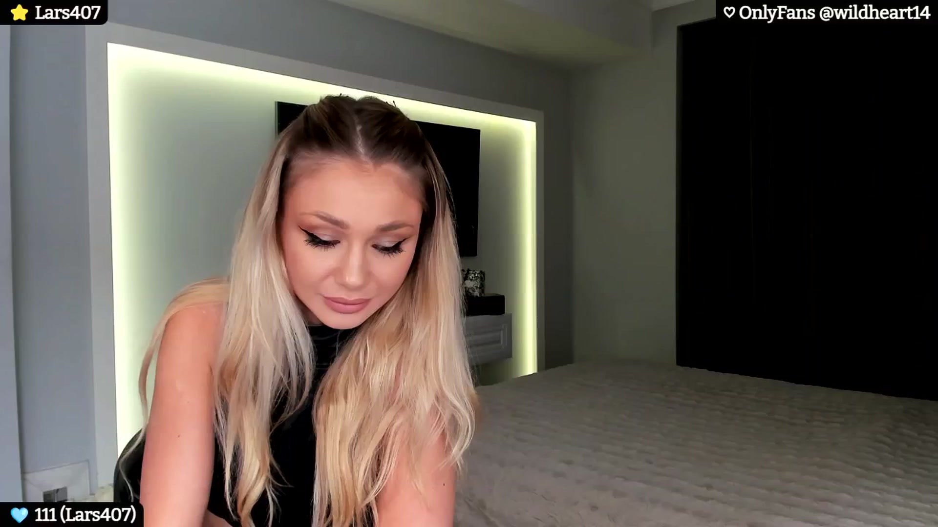 Gallery image thumbnail from Yveline's myfreecams stream on, 10/16/2024, 17:13 image 11 of 20