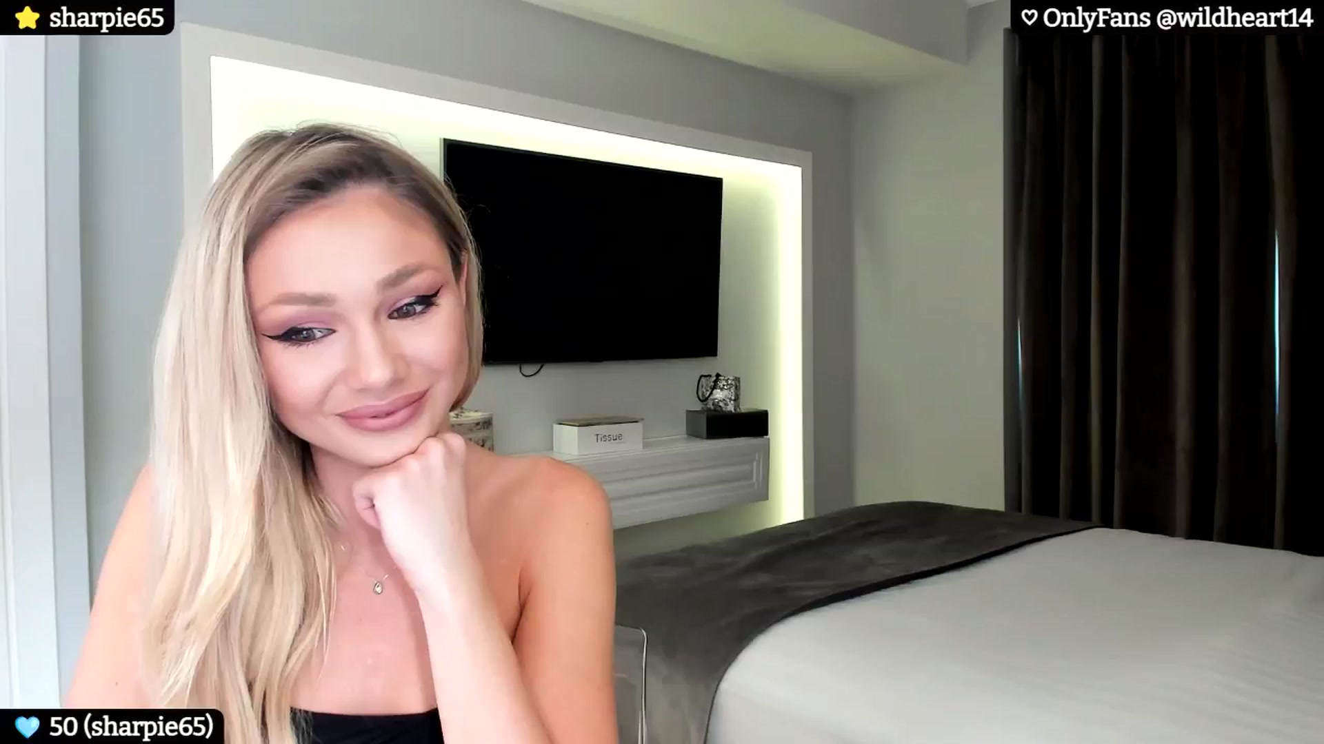 Gallery image thumbnail from Yveline's myfreecams stream on, 10/19/2024, 15:22 image 10 of 20